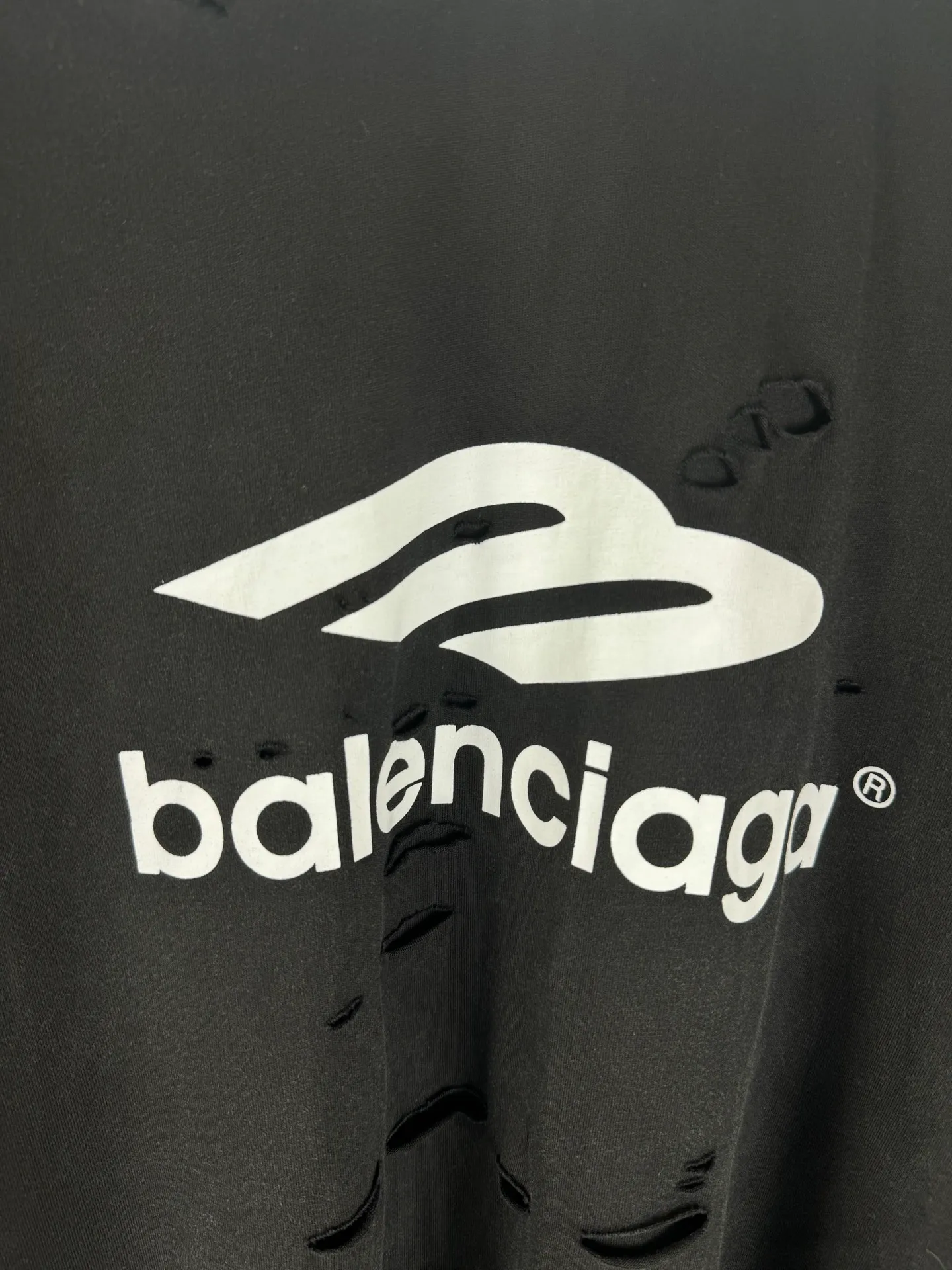 🅿️320 - BALENCI*GA 25 Paris 3M classic LOGO worn fake two-piece long-sleeved T-shirt. The printing is made of environmentally friendly imported materials. Ready-made clothes are washed. Manual master positioning and worn. Overweight craftsmanship. The letters are clear. The effect is three-dimensional. Exclusively pattern-woven and dyed 280g fabric. Threads are dyed in the same cylinder with zero color difference. The version adopts OS loose shoulder design. Welcome to compare. Same style for men and women -Color: washed black -SIZE: Xs S M L style number 8637