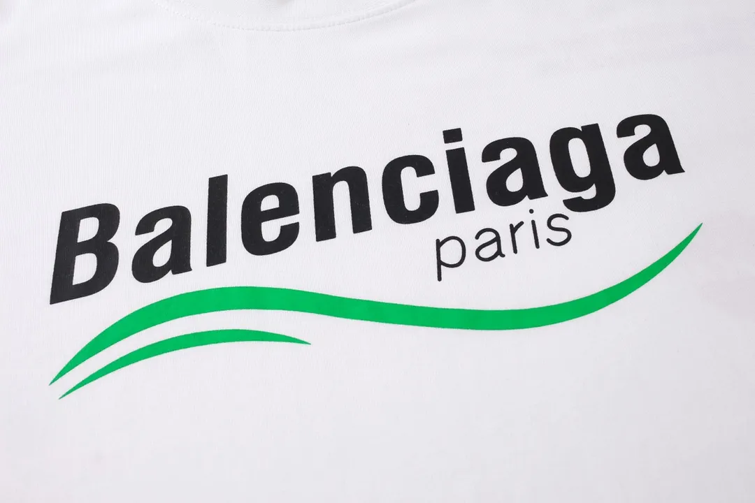 🅿️170 Detail Picture [Top version. Official website quality] BALENCI*GA/Paris BALENCI*GA#2023 new model, multi-logo classic printed short-sleeved T-shirt. The fabric is made of Paris ZP custom-woven and dyed 100% cotton double yarn compact cotton. The weight is 260 grams, the cloth surface is clean. The cloth pattern is clear. Soft and comfortable. Good color fastness. Not easy to change color. The threads are woven and dyed with no color difference. Printing uses computer direct printing. The effect is three-dimensional and has no burrs. The version adopts OS loose shoulder design. Same style for men and women. Code: BL223205 Color: Black. White Size: XS to L