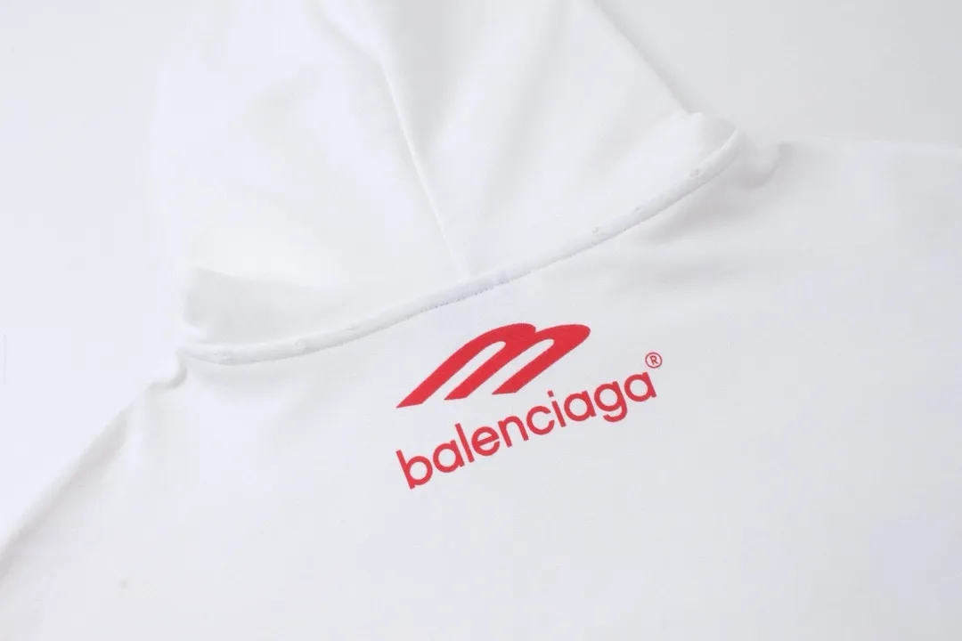 🅿️320 real photos [Top version. Official website quality] BALENCI*GA/Paris BALENCI*GA#2024 latest model, many classic full LOGO racing suits printed ready-to-wear worn hooded sweatshirts and brick cabinets synchronized. Genuine products are developed and developed in the first time. Welcome to compare! The fabric is made of Paris ZP custom-woven and dyed cotton sweatshirt. The weight is 450 grams. The cloth surface is clean. The cloth pattern is clear. It is soft and comfortable. It has good color fastness and is not easy to change color. The threads are woven and dyed with no color difference. The printing is done by computer direct printing, with a three-dimensional effect. The garments are distressed and worn, with ultra-high craftsmanship. The version adopts the OS loose shoulder style. Same style for men and women. Coding: BL238009 Color: white, dark blue gray Size: XS S M L