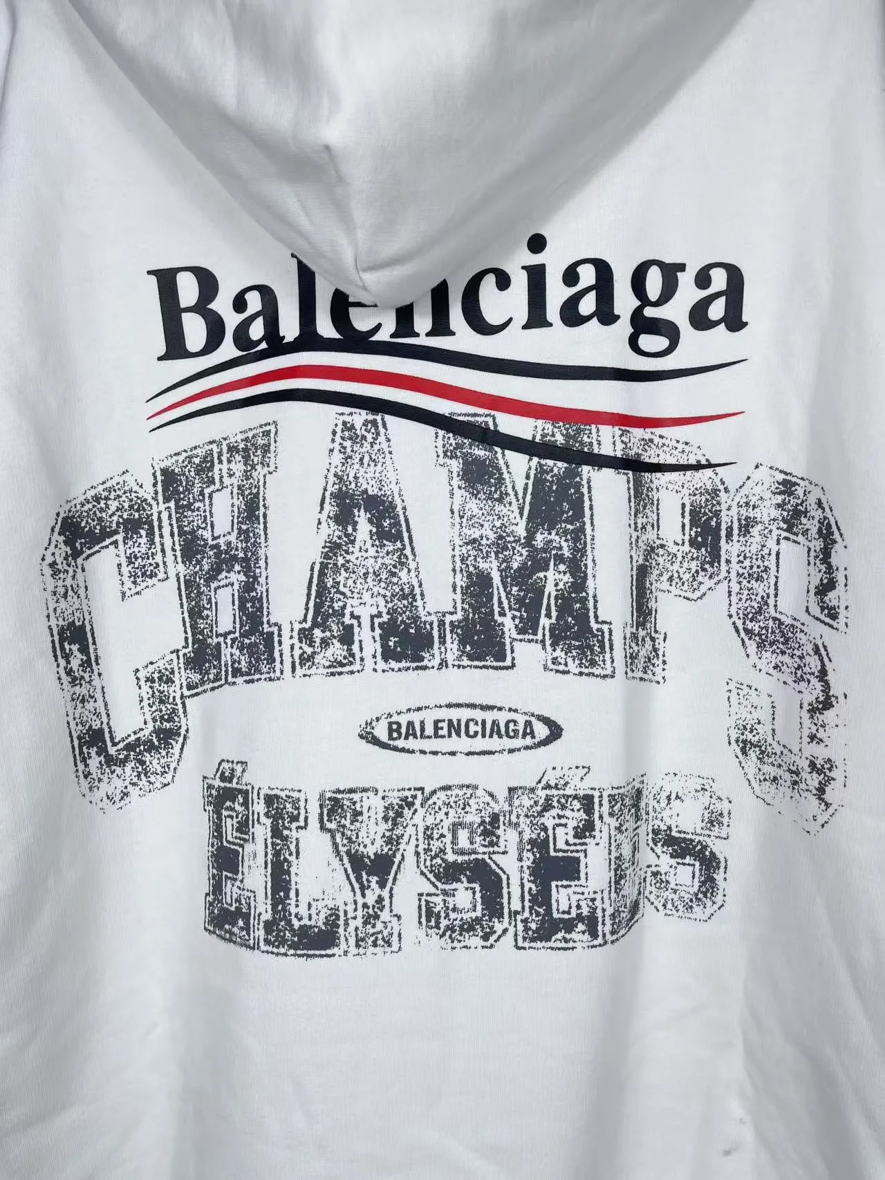 🅿️330 real photos [Top version. Official website quality] BALENCI*GA/Paris. SS25 latest model, Balenciaxx art multi-branded printed hooded sweatshirt. Brick cabinet synchronization. Genuine product developed in the first time, happy to print and compare! The fabric is made of Paris ZP custom-woven and dyed cotton sweatshirt. Weighing 460 grams, the cloth surface is clean. The cloth pattern is clear, soft and comfortable. The threads are dyed with no color difference. The printing uses environmentally friendly imported materials. The letters are clear and the effect is three-dimensional. The version adopts OS loose shoulder design. Same style for men and women. Code: BL258962 Color:: black, white Size: XS S M L