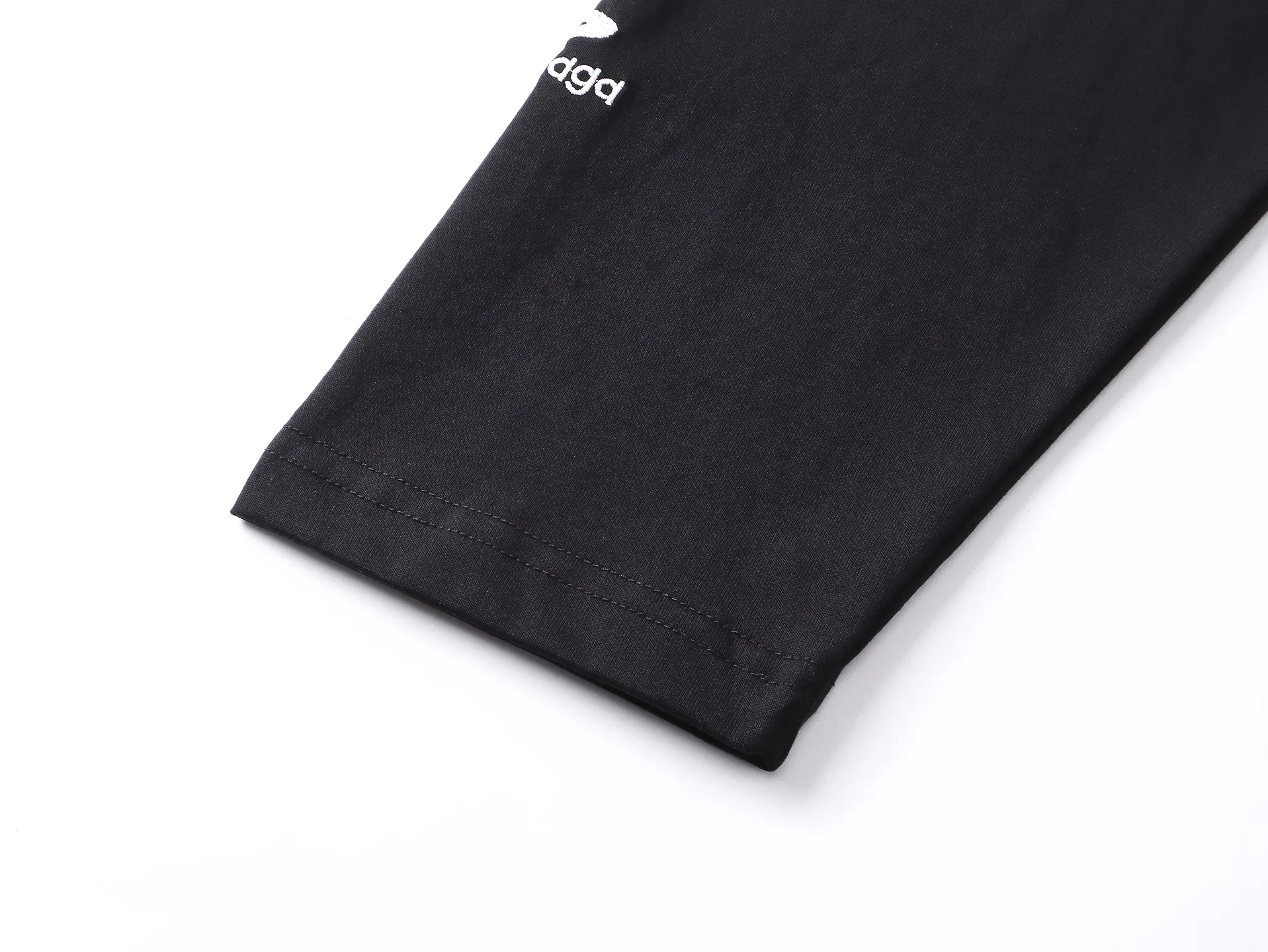 🅿️280 BALENCI*GA Paris classic small label 3M logo hooded long-sleeved T-shirt. The front and sleeves are embroidered with imported Tajima machines. The effect is three-dimensional. Restore the brick cabinet. Exclusively woven and dyed 280g fabric. The threads are dyed in the same vat with zero color difference. The version adopts OS loose shoulder version. Welcome to compare. Same style for men and women -Color: black -SIZE: Xs S M L Style No. 8642#