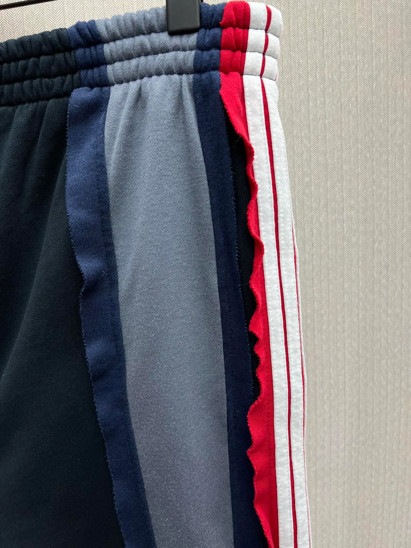 🅿️570 Paris 25ss new mid-waist side striped knitted sweatpants, loose fit, men's style, black, size: XS.S.M.L.