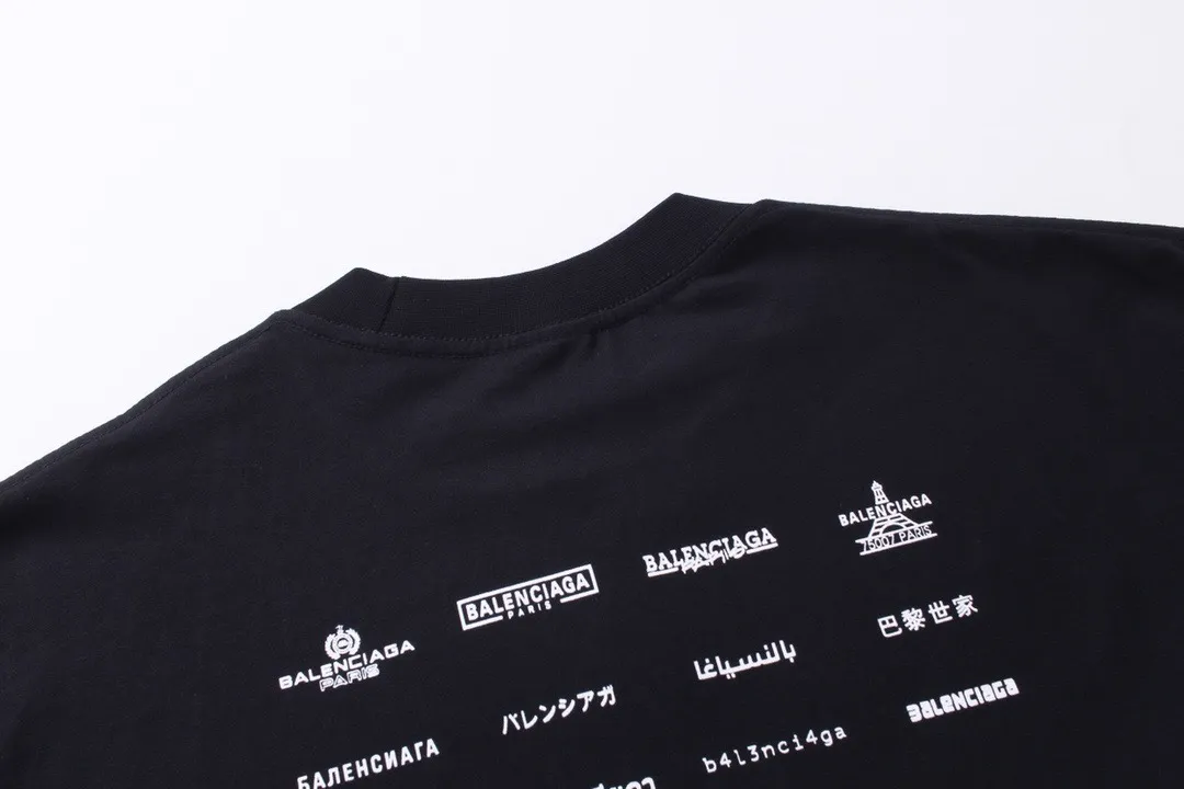 🅿️240 BALENCI*GA Paris full-print LOGO letter style long sleeves. The fabric is made of Paris custom-woven and dyed double yarn pure cotton fabric. The weight is 280g. The thread is custom-woven and dyed without color difference. The front and back panels are made of environmentally friendly dot offset printing. Two high-temperature setting washes. os dropped shoulders and loose version. Same style for men and women -Color: black ivory -SIZE: XS S M L Style No. 8612#