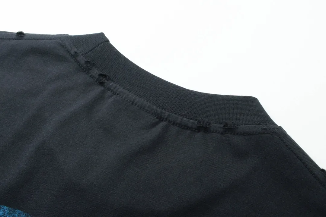 🅿️180 detailed pictures [Top version. Official website quality] BALENCI*GA/Paris. 2024 new style. New LOGO blurry LOGO direct-injection printing ready-made worn-out short-sleeved T-shirt, brick cabinet synchronization. Genuine product developed at the first time, happy to print and compare! The fabric is made of Paris ZP custom-woven and dyed cotton double yarn. Weighing 260 grams, the cloth surface is clean. The cloth pattern is clear, soft and comfortable. The threads are dyed with no color difference. The classic LOGO is printed using environmentally friendly imported materials, with clear straight-crack pattern letters and a three-dimensional effect. Restored brick cabinet. Ready-made garments are washed, worn and distressed. Different market currency. Welcome to compare. The version adopts OS loose shoulder style. Same style for men and women. Code: BL223329 Color: gray blue, beige. Size: XS to L