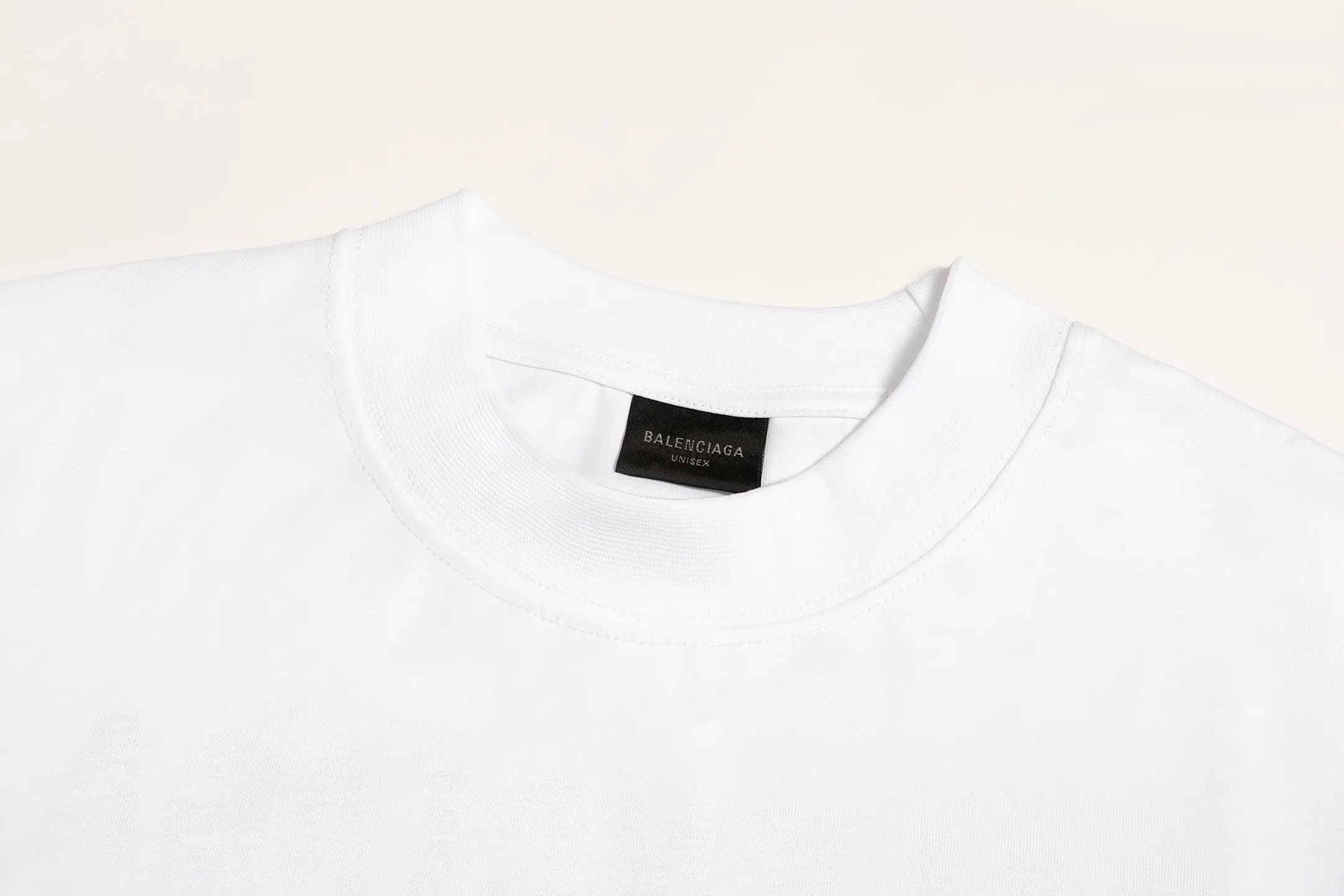 🅿️180 9201# Detail picture Top version [[BALENCIA*GA] official website quality Paris new front and back letter embroidery tape taped short-sleeved T-shirt OS version loose dropped shoulders Unisex fabric: 260 grams 100% cotton double yarn Technology: front and rear embroidery front and rear taping garment wash shaping solid color Color: black white blue floral gray Size: XS S M L
