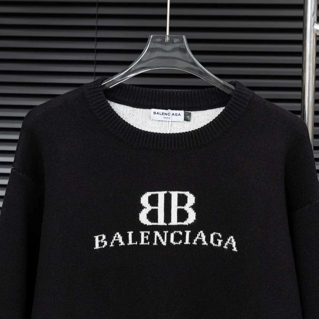 🅿️320 Style: BLA Balenciaga Double B knitted long-sleeved sweater Size: S-XXL Fabric: Wool blend Accessories: Full set of customized original accessories No gender distinction, same style for men and women