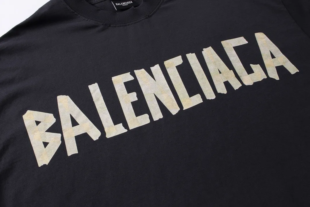 🅿️250 BALENCI*GA Paris tape series printed washed distressed long sleeves. The fabric is made of 280g Paris-specific double yarns*high weight 1:1 double yarn rib. The front and rear panels are made of imported Kornray machine direct-injection printing technology. Distressing + multi-position cutting and wear-making process. Two high-temperature shaping washes. os dropped shoulders and loose version. Same style for men and women -Color: off-white, iron gray, burgundy, green, black blue, fog blue -SIZE: XS S M L style number 8602#