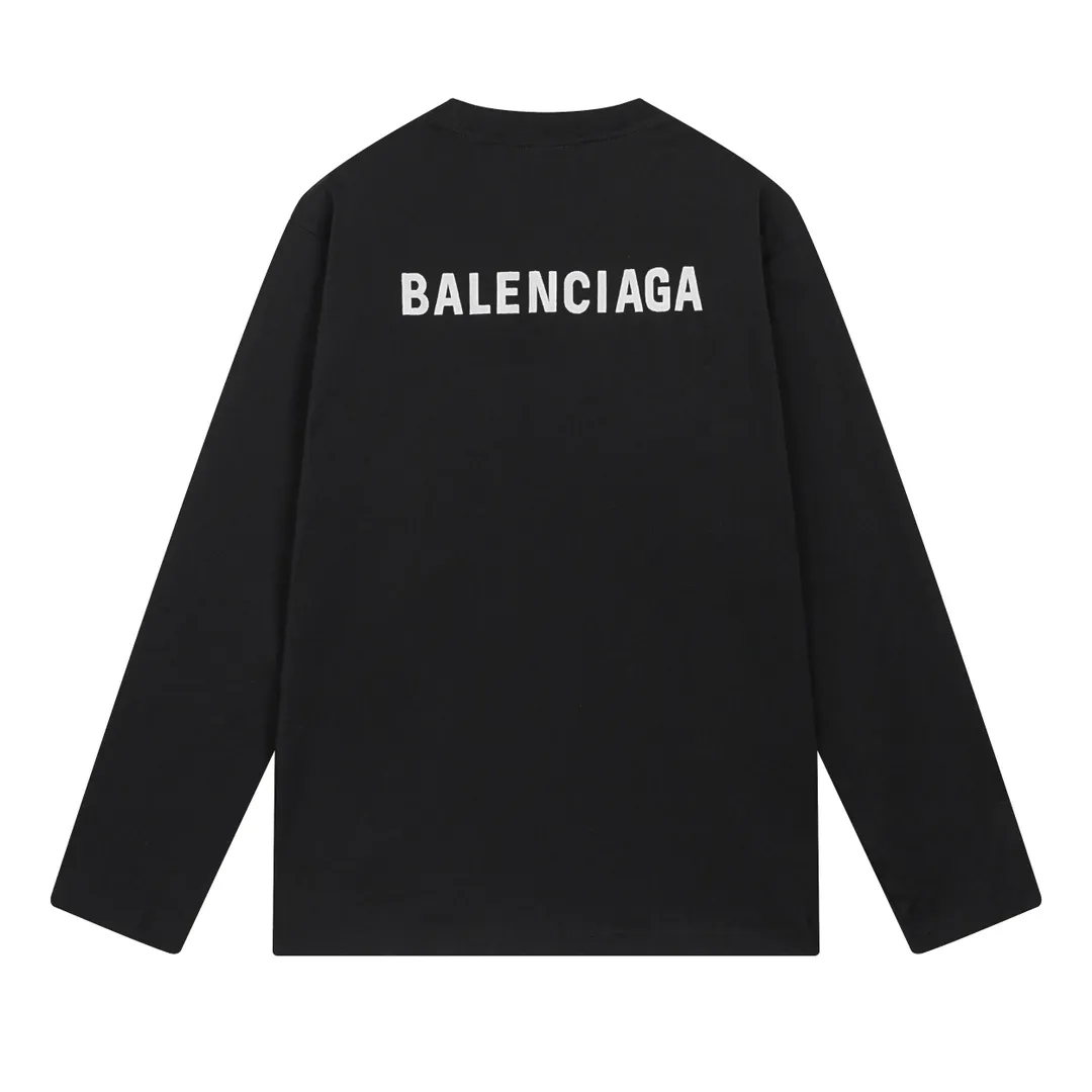 🅿️250 BALENCI*GA Paris classic letter embroidery long-sleeved T-shirt. The classic letters on the front and back are embroidered with imported Tajima embroidery machines. Restored brick cabinets. Exclusively woven and dyed 280g fabric. Threads are dyed in the same vat with zero color difference. The version adopts OS loose shoulder version. Welcome to compare. Same style for men and women -Color: black white smoke gray -SIZE: Xs S M L style number 8646#