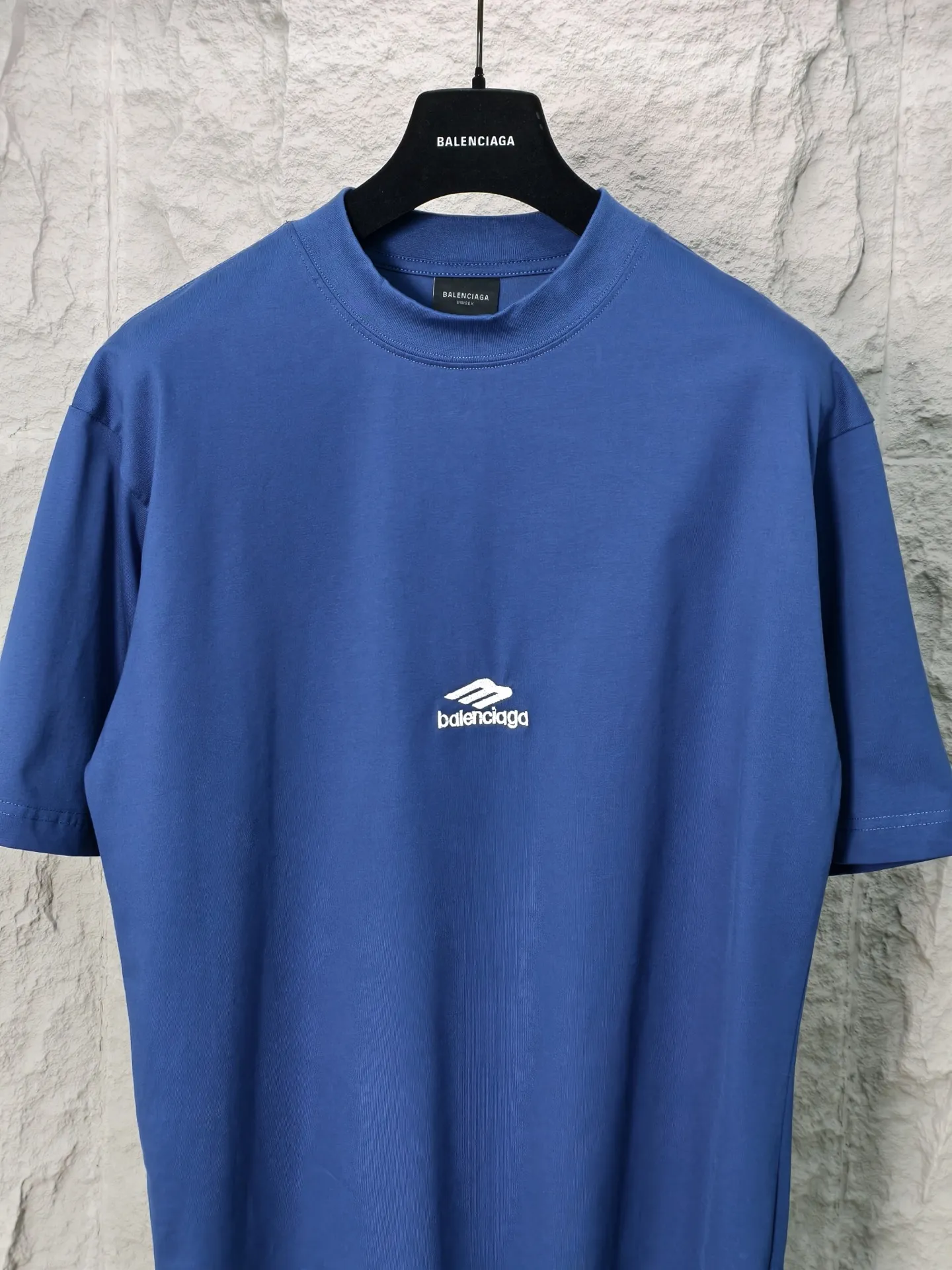 🅿️180 9207# Actual pictures Top version [[BALENCIA*GA] Official website quality Paris new ski series 3M size LOGO embroidered short-sleeved T-shirt OS version Loose dropped shoulders Unisex style Fabric: 260 grams 100% cotton double yarn Technology: Front and back embroidery Garment washing Shape solid Color: Black Blue Yellow Size: XS S M L