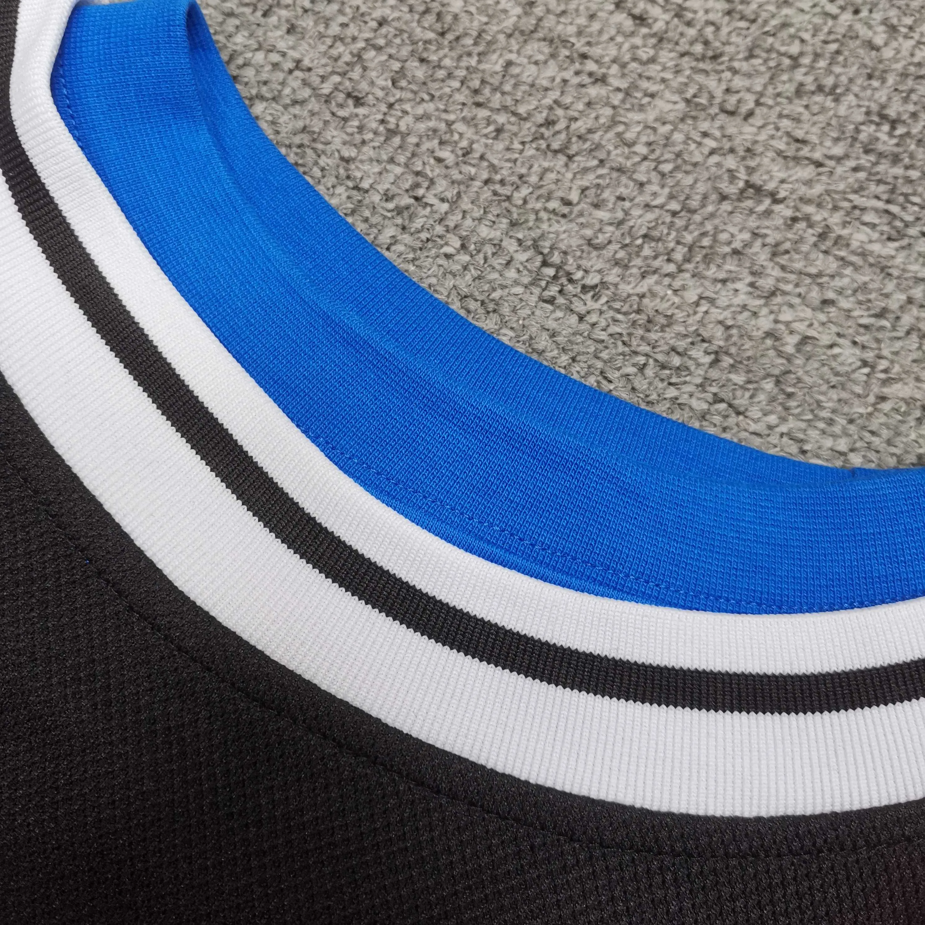 [Top version. Official website quality] BALENCI*GA/Paris.SS25 latest basketball uniform fake 3-piece set of embroidered printed long-sleeved T-shirts. The vest is made of mesh. The front embroidery uses Tajima computer embroidery machine to patch embroidery and print, and the back piece is printed. Extra heavy craftsmanship. Brick cabinets are synchronized. Genuine products are developed at the first time. The fabric is made of Paris ZP custom-woven and dyed cotton double yarn. The weight is 260 grams, the cloth surface is clean, the cloth pattern is clear, soft and comfortable, and the vest is made of mesh. The threads are dyed with no color difference. The printing uses environmentally friendly imported materials, the letters are clear and the effect is three-dimensional. The version adopts OS loose shoulder design. Same style for men and women. Color: Cailan, red. Size: XS S M L P370