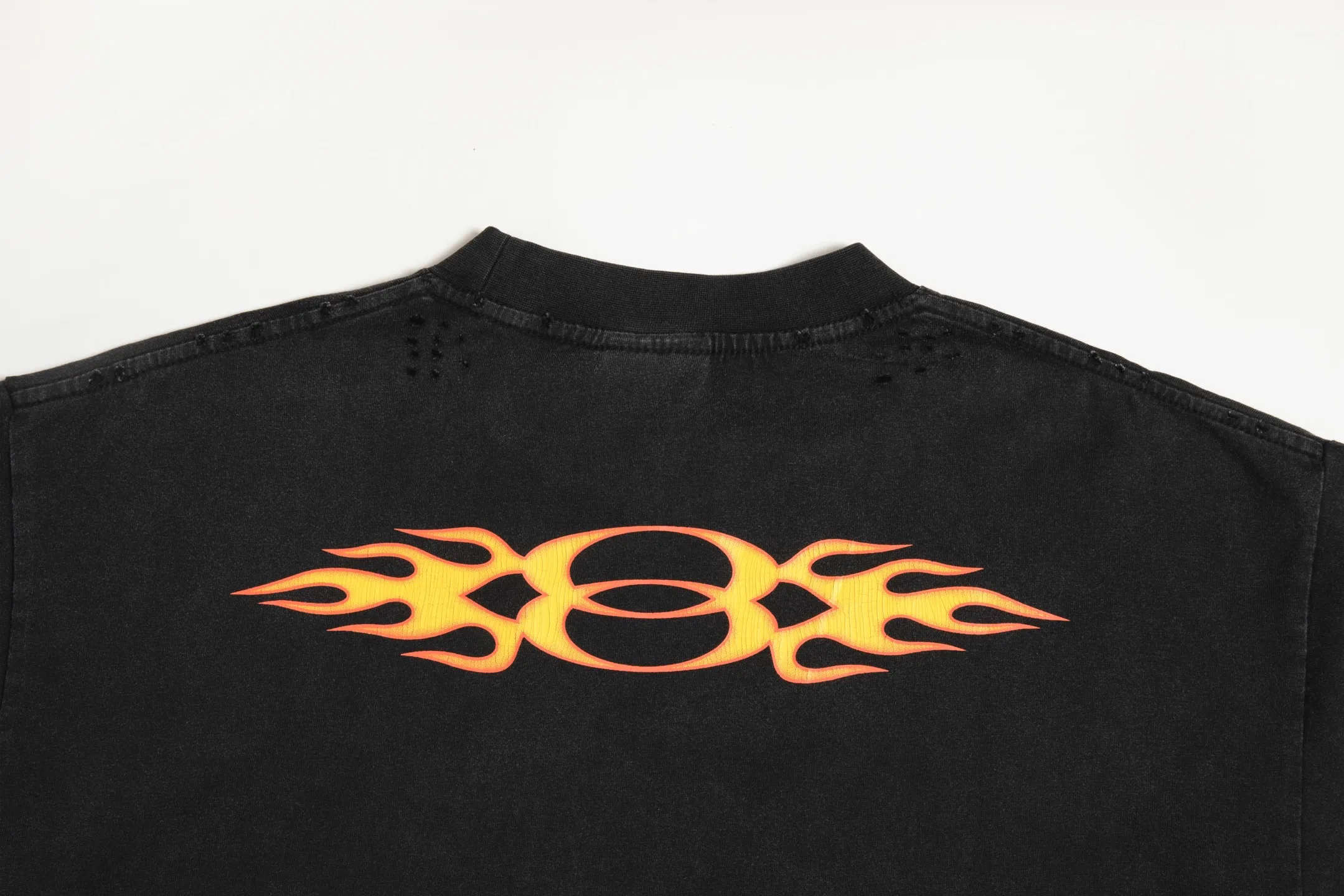 🅿️190 9145# Detailed picture Top version [[BALENCIA*GA] official website quality Paris new double-ring flame torch direct injection printed washed and distressed short-sleeved T-shirt OS version Loose dropped shoulders Unisex fabric: 260 grams 100% cotton double yarn Process: front and rear panels left and right sleeve printing Garment washed worn distressed fixed color Color: washed black washed blue Size: XS S M L