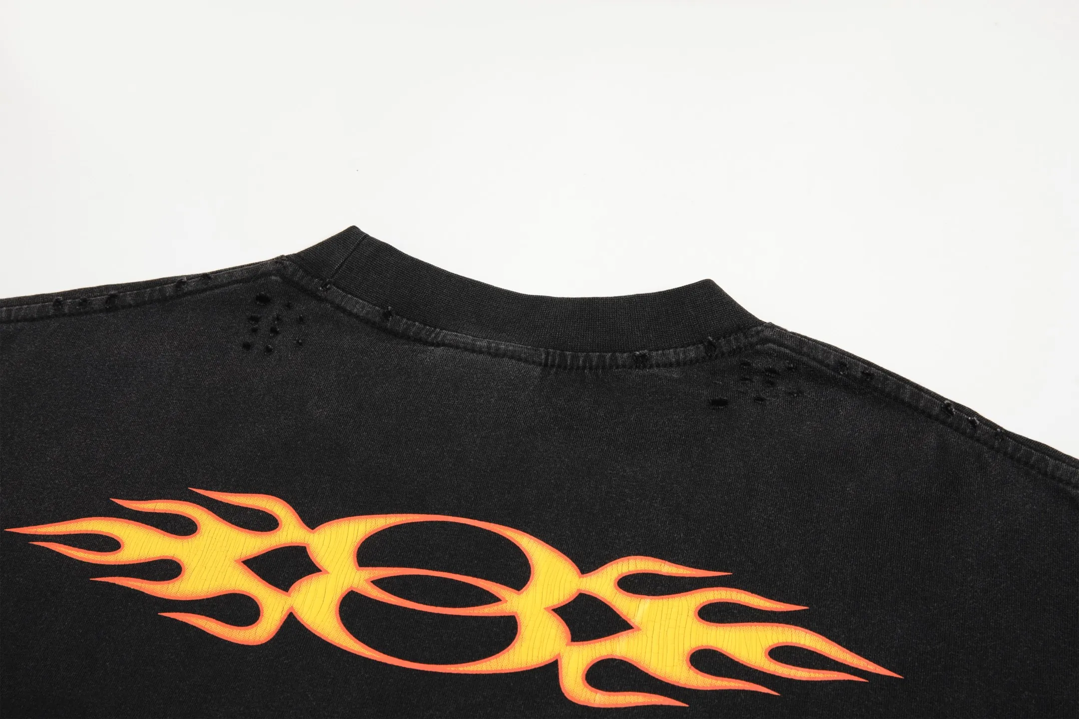 🅿️190 9145# Detailed picture Top version [[BALENCIA*GA] official website quality Paris new double-ring flame torch direct injection printed washed and distressed short-sleeved T-shirt OS version Loose dropped shoulders Unisex fabric: 260 grams 100% cotton double yarn Process: front and rear panels left and right sleeve printing Garment washed worn distressed fixed color Color: washed black washed blue Size: XS S M L