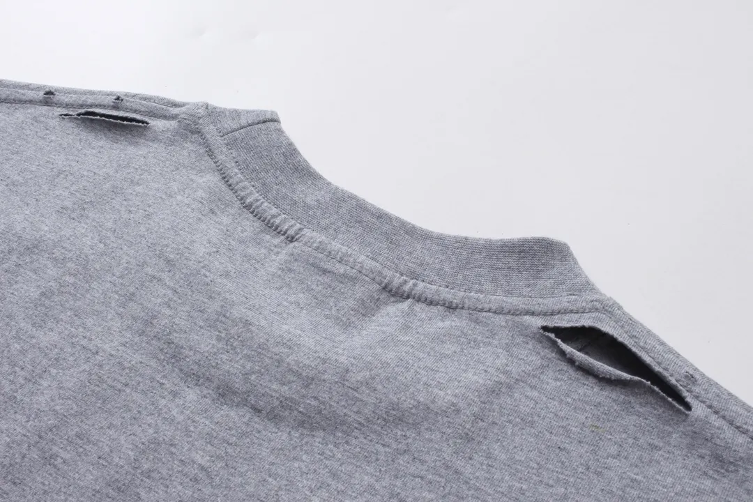 🅿️190 Detailed Pictures [Top version. Official website quality] BALENCI*GA/Paris. 2024 catwalk style earth pattern direct-injection printing washed distressed short-sleeved T-shirt 2024 new style. Attention‼ ️There is a letter LOGO under the gray pattern. All pattern details are customized with color Y plates. Special market currency. Brick cabinets are synchronized. Genuine products are developed at the first time, and you can print and compare! The fabric is made of Paris ZP custom-woven and dyed cotton double yarn. Weighing 260 grams, the cloth surface is clean. The cloth pattern is clear, soft and comfortable. The threads are dyed with no color difference. The printing uses environmentally friendly imported materials and self-inking direct injection, with clear letters and three-dimensional effect. The entire garment is washed, distressed and worn. The version adopts OS loose shoulder design. Same style for men and women. Code: BL223367 Color: black. Light gray Size: XS to L