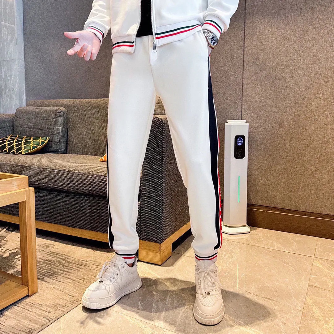 🅿️500 [BALENCIAGA] Hot-selling suit is coming. Focus on the original version of the official website. 2025 new hot-selling cardigan sweater suit. The original order is the best product. 🇭🇰The meticulous work of top designers is dedicated to a fitting and perfect upper body effect. All-natural high-quality Tencel Roman cotton 100%, close-fitting comfort, noble and elegant! Original hardware embodies elegance and nobility! Counter size: M-4XL (up to 190 pounds)