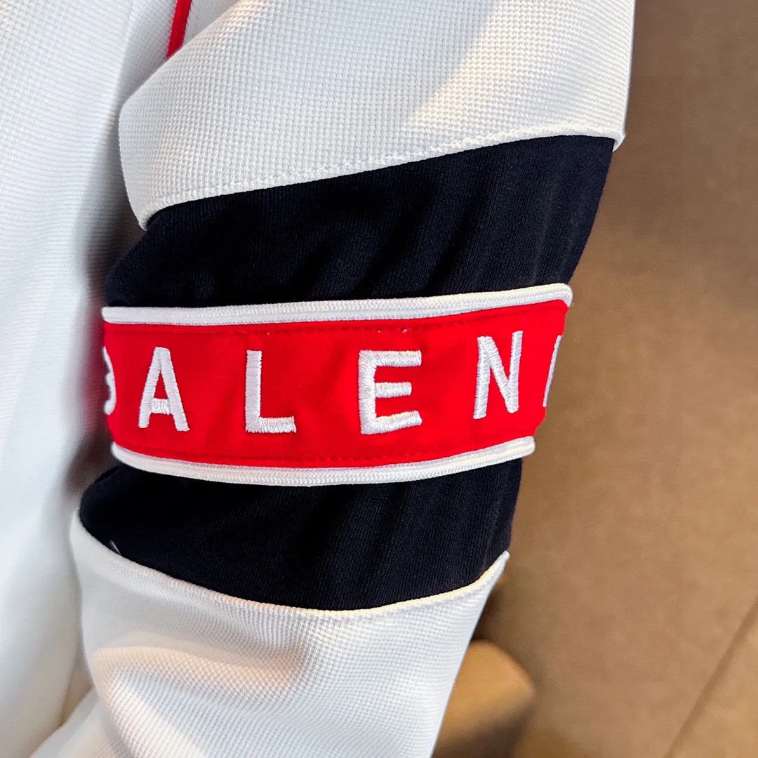 🅿️500 [BALENCIAGA] Hot-selling suit is coming. Focus on the original version of the official website. 2025 new hot-selling cardigan sweater suit. The original order is the best product. 🇭🇰The meticulous work of top designers is dedicated to a fitting and perfect upper body effect. All-natural high-quality Tencel Roman cotton 100%, close-fitting comfort, noble and elegant! Original hardware embodies elegance and nobility! Counter size: M-4XL (up to 190 pounds)