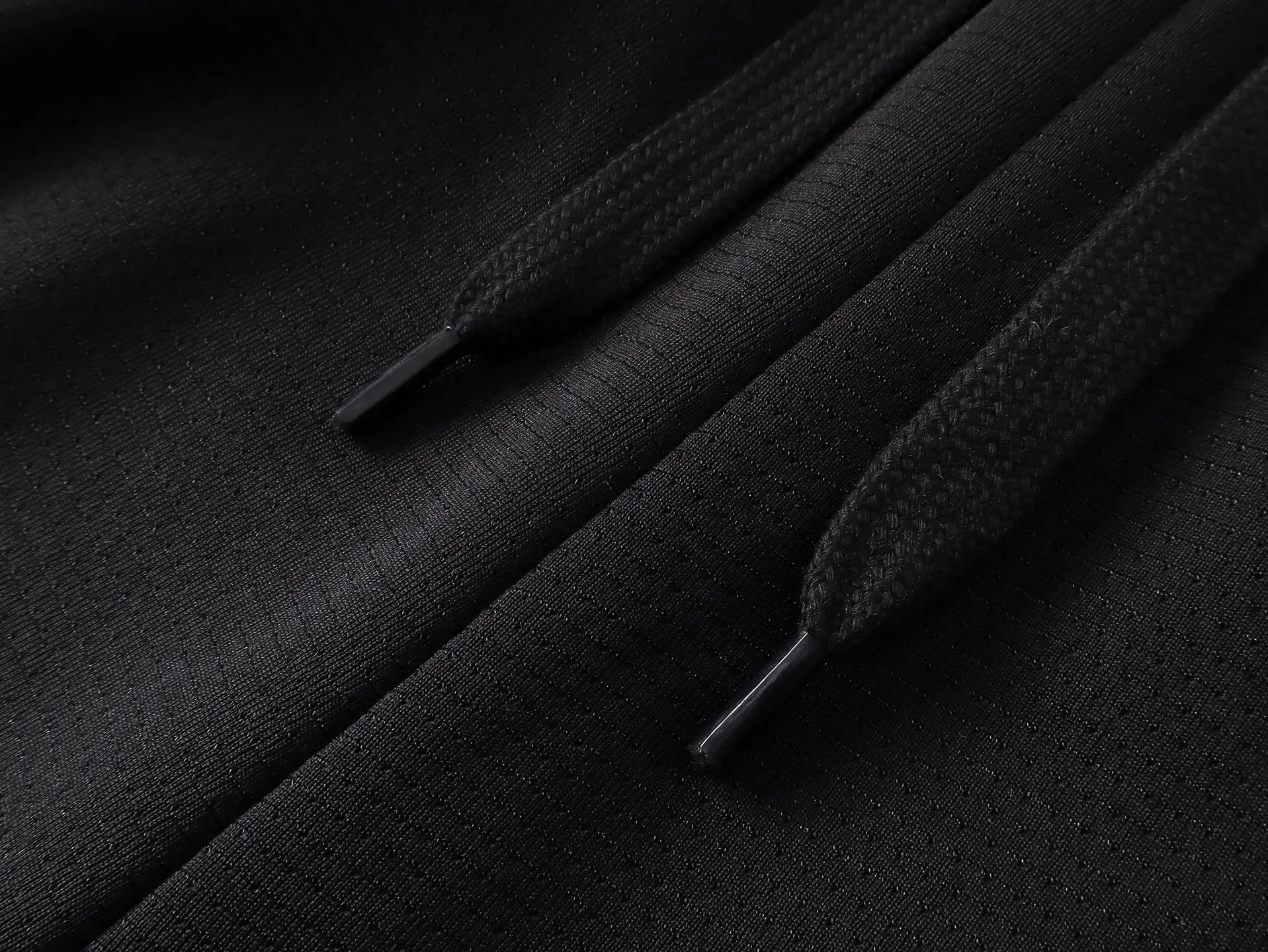🅿️210 Actual pictures [Top version. Official website quality] BALENCI*GA/Paris co-branded Lamborghini shorts. Embroidery on the front and left, double-layer mesh lining, and multi-position hem shorts. Extra heavy craftsmanship. SS25 latest model. Research and development at the first time, different market currencies. Comparisons welcome. The fabric is made of custom-woven sports fabric that absorbs moisture and is comfortable and dry. Whether you are doing sports or fitness or going out on the street every day, you can easily become the center of attention. Weight 180 grams. The embroidery is done using imported Tajima embroidery machines. The pattern letters are clear, three-dimensional and without burrs. Different market currencies. Comparisons welcome. The version adopts a loose version. The same style for men and women. Code: BL257002 Color: Black Size: XS S M L
