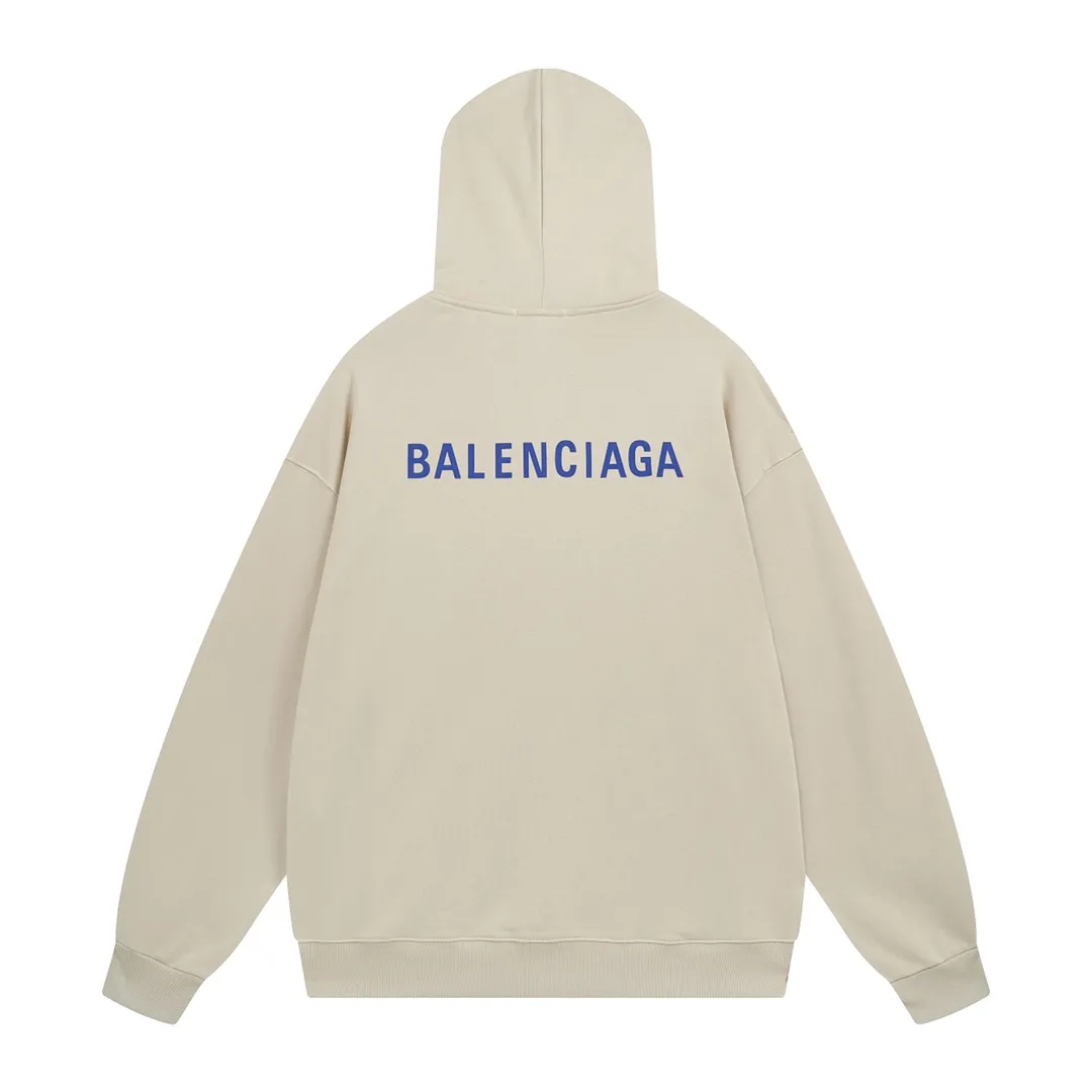 🅿️290 Detailed picture [Top version. Official website quality] BALENCI*GA/Paris#Classic model. Classic letter printed hooded sweatshirt on the front and back. Brick cabinet synchronized. Welcome to compare! The fabric is made of Paris ZP custom-woven and dyed cotton terry sweatshirt. The weight is 450 grams. The cloth surface is clean. The cloth pattern is clear, soft and comfortable. The threads are dyed with no color difference. The classic pattern is printed with environmentally friendly imported materials, precision printing screen, the letters are clear, the effect is three-dimensional, and the brick cabinet is restored. The version adopts OS loose shoulder design. Same style for men and women. Coding: BL238026 Color: black, beige, blue Size: XS S M L