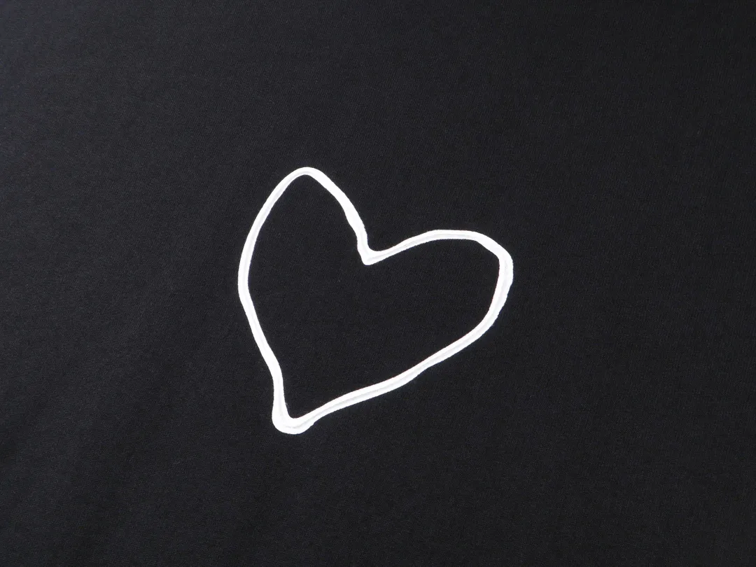 🅿️330 real photos [Top version. Official website quality] BALENCI*GA/Paris. SS24 Paris Chinese Valentine's Day limited edition love LOGO printing, finished product washed and worn hooded sweatshirt. Brick cabinet synchronization. Genuine product developed at the first time, happy to print and compare! The fabric is made of Paris ZP custom-woven and dyed cotton sweatshirt. Weighing 460 grams, the cloth surface is clean. The cloth pattern is clear, soft and comfortable. The threads are dyed with no color difference. The printing uses environmentally friendly imported materials. The letters are clear and the effect is three-dimensional. The version adopts OS loose shoulder design. Same style for men and women. Code: BL238907 Color: black, pink Size: XS S M L