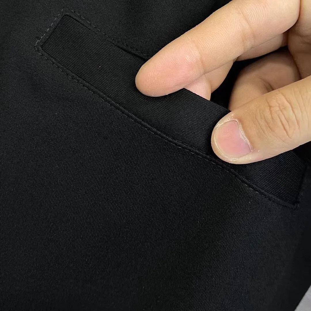 🅿️380 direct batch [BALENCIAGA] (Fat Man’s Gospel) hot-selling suit is coming. Focus on the original version of the official website. 2025 new hot-selling sweatshirt suit. The original order is the best. 🇭🇰The meticulous work of top designers. Just for a fitting and perfect upper body effect. 100% natural high-quality Roman cotton, close-fitting comfort, noble and elegant! Original hardware embodies elegance and nobility! Counter size: M-5XL (maximum wear up to 220 pounds)