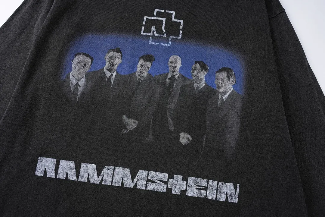 🅿️270 - BALENCI*GA 24s Paris Rammstein band co-branded long-sleeve. The fabric is made of Paris ZP custom-woven and dyed double-yarn pure cotton fabric 280g. The threads are custom-woven and dyed without color difference. The classic LOGO pattern on the front and back is made of Kornit direct-injection. Letter pull cracking process. Ready-to-wear wash. Two high-temperature styling washes. Os dropped shoulder loose version, same style for men and women! ! -Color: washed black