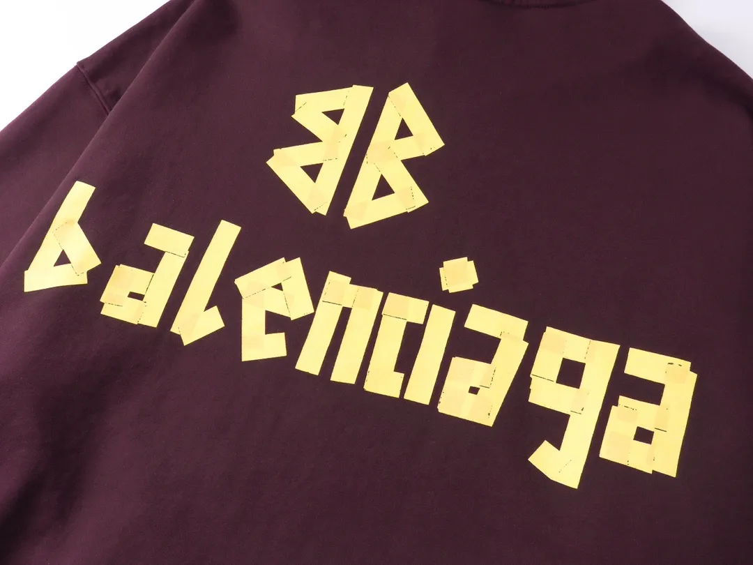 🅿️420 BALENCI*GA 24ss Paris hot-selling tape hooded sweatshirt. The front and back panels are printed with tape direct printing. Many hand-made. The ready-made garments are washed and worn. The cloth surface is clean. The cloth pattern is clear, super heavy work. Soft and comfortable. Exclusively pattern-woven and dyed 450g fabric. The threads are dyed in the same cylinder with zero color difference. Different from the market currency. The version adopts os loose shoulder version. Welcome to compare. Same style for men and women -Color: iron gray blue Paris blue washed black burgundy fluorescent yellow green khaki -SIZE: XS S M L style number 8912#
