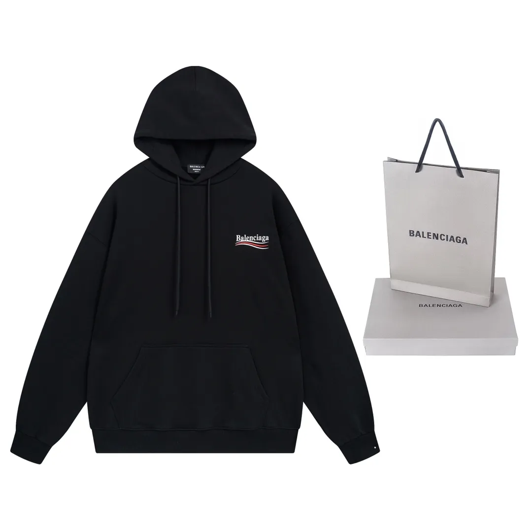 🅿️290 Detailed picture [Top version. Official website quality] BALENCI*GA/Paris #classic style, cola printed long-sleeved hooded sweatshirt. The fabric is made of Paris ZP custom-woven and dyed cotton sweatshirt. The weight is 450 grams. The cloth surface is clean. The cloth pattern is clear, soft and comfortable. The threads are dyed with no color difference. The classic pattern printing uses environmentally friendly imported glue and precision stencil. The letters are clear. No burrs. The three-dimensional effect is strong. All colors are synchronized with the brick cabinets, custom woven and dyed, and will not fade. Different market currencies. The version adopts OS loose shoulder design. Same style for men and women. Code: BL238031 Color: white, black, red, blue Size: XS S M L