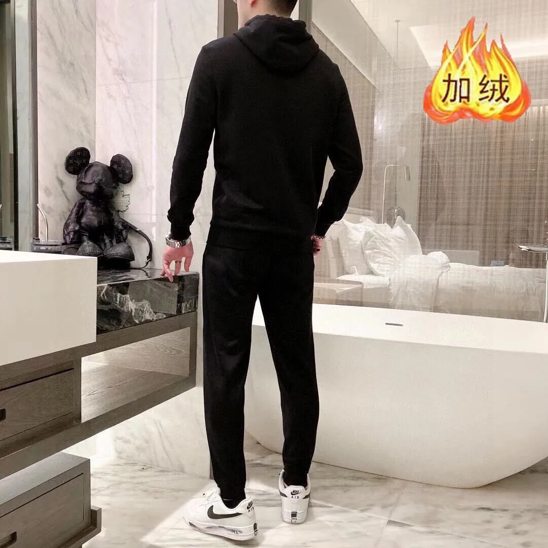 🅿️420 brand [BALENCIAGA] (velvet and thickened) 2025 spring new product, celebrities’ favorite fashion-flavored casual suit, clean and neat tailoring, full of urban style. Made of high-quality custom-made fabrics, the lining has excellent thermal insulation effect, feels soft and dry, and the upper body effect is crisp and stylish. The three-dimensional cutting process and the pattern are all of high standards, and the silhouette version has the right benefits! It is not tight at all, and you feel good when you put it on. So many top-quality raw materials create high-end products with unparalleled value. It is the first choice for high-end fashion people. (Size: M-4XL can wear up to 200 pounds)