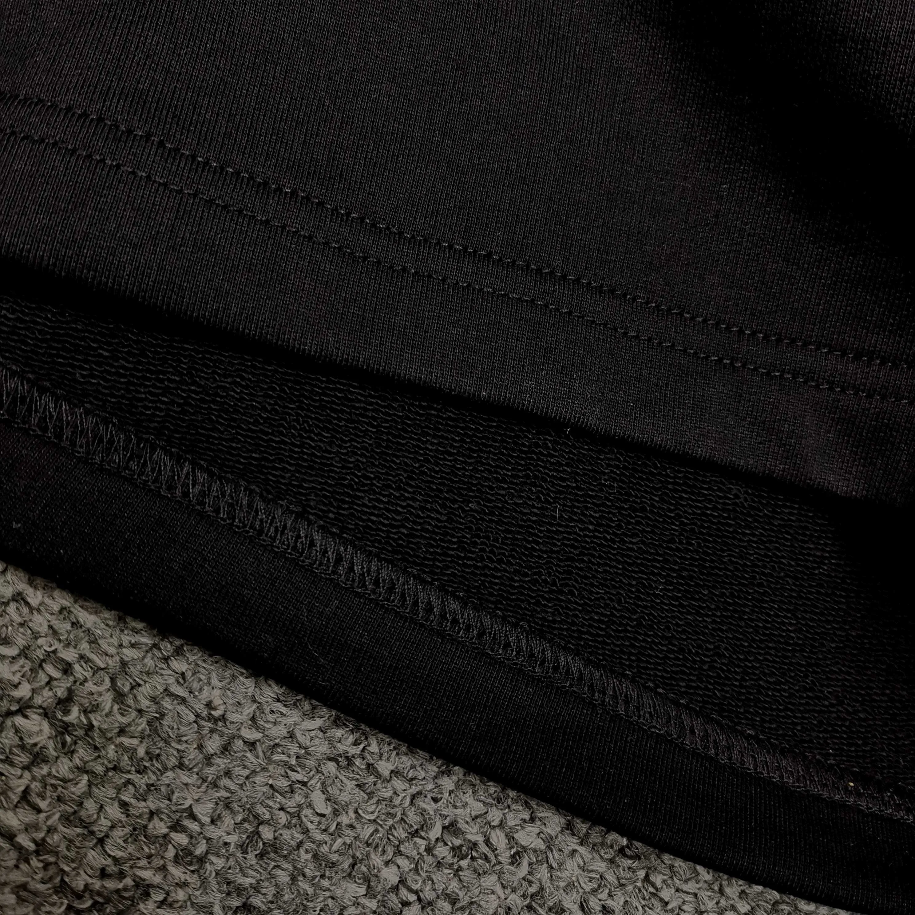 [Top version. Official website quality] BALENCI*GA/Paris co-branded Lamborghini shorts. Embroidery on the front and left, double-layer mesh lining, and multi-position hem shorts. Extra heavy craftsmanship. SS25 latest model. Research and development at the first time, different market currencies. Comparisons welcome. The fabric is made of custom-woven sports fabric that absorbs moisture and is comfortable and dry. Whether you are doing sports or fitness or going out on the street every day, you can easily become the center of attention. Weight 180 grams. The embroidery is done using imported Tajima embroidery machines. The pattern letters are clear, three-dimensional and without burrs. Different market currencies. Comparisons welcome. The version adopts a loose version. The same style for men and women. Color: Black Size: XS S M L P290