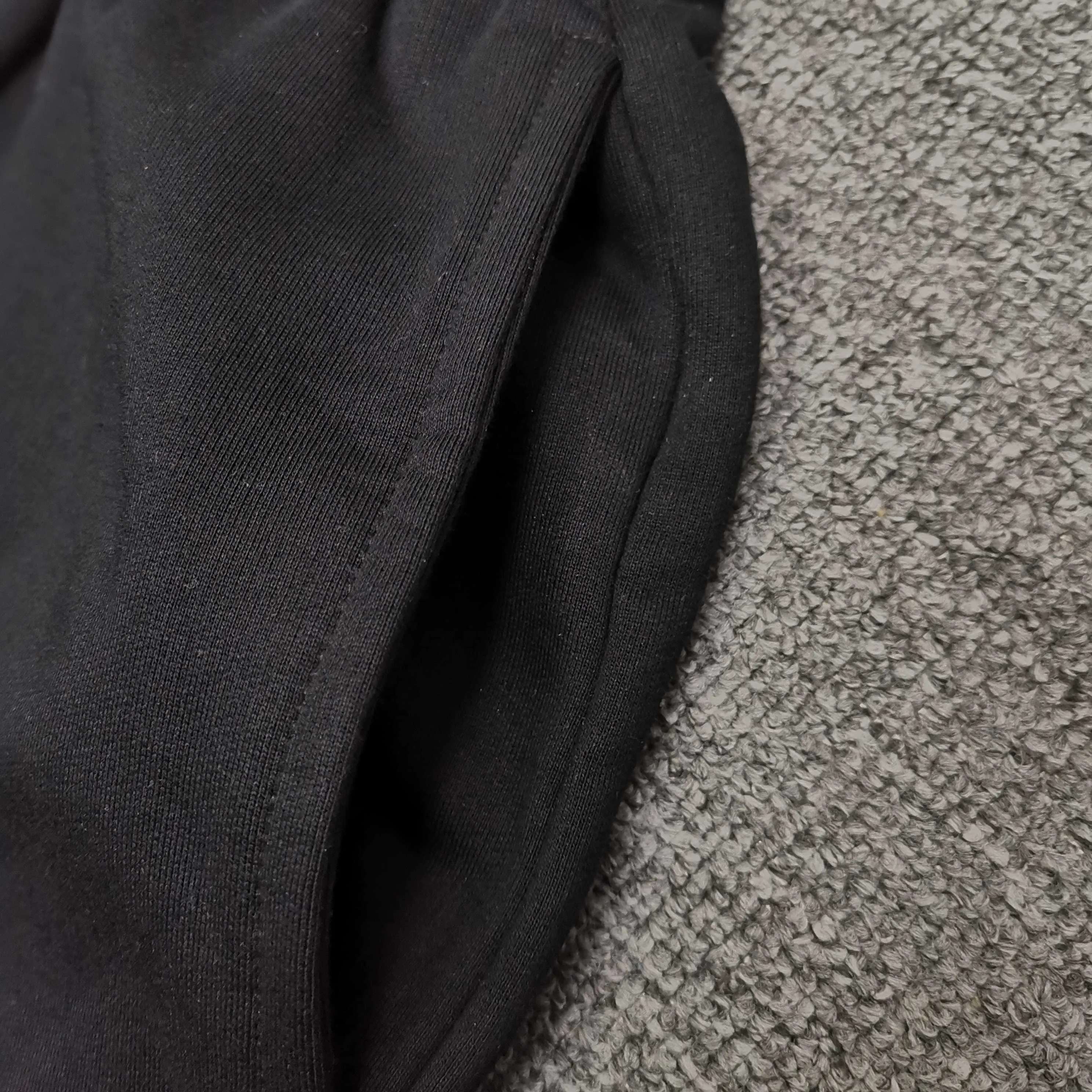 [Top version. Official website quality] BALENCI*GA/Paris co-branded Lamborghini shorts. Embroidery on the front and left, double-layer mesh lining, and multi-position hem shorts. Extra heavy craftsmanship. SS25 latest model. Research and development at the first time, different market currencies. Comparisons welcome. The fabric is made of custom-woven sports fabric that absorbs moisture and is comfortable and dry. Whether you are doing sports or fitness or going out on the street every day, you can easily become the center of attention. Weight 180 grams. The embroidery is done using imported Tajima embroidery machines. The pattern letters are clear, three-dimensional and without burrs. Different market currencies. Comparisons welcome. The version adopts a loose version. The same style for men and women. Color: Black Size: XS S M L P290