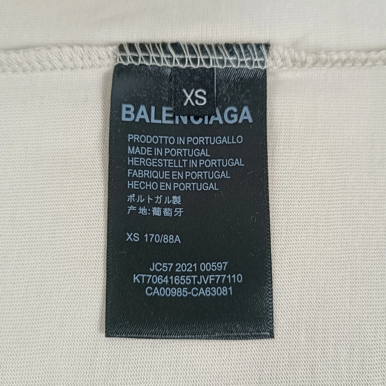 The top tested version of BALENCIAGA WORLDWIDE pure cotton loose-fitting short-sleeved T-shirt for men and women couples RETAIL THERAPY. The fabric is made of 24S 260g double yarn pure cotton fabric, which is loose, breathable and sweat-absorbent. Full of drape! The printing adopts the expensive Kornit digital printing process, and the letters are arranged neatly, evenly and in detail. Full set of customized wash, hangtag, main wheat. The barcode and encoding are consistent with the original product. Color: Beige Black Size: XS-L P:240