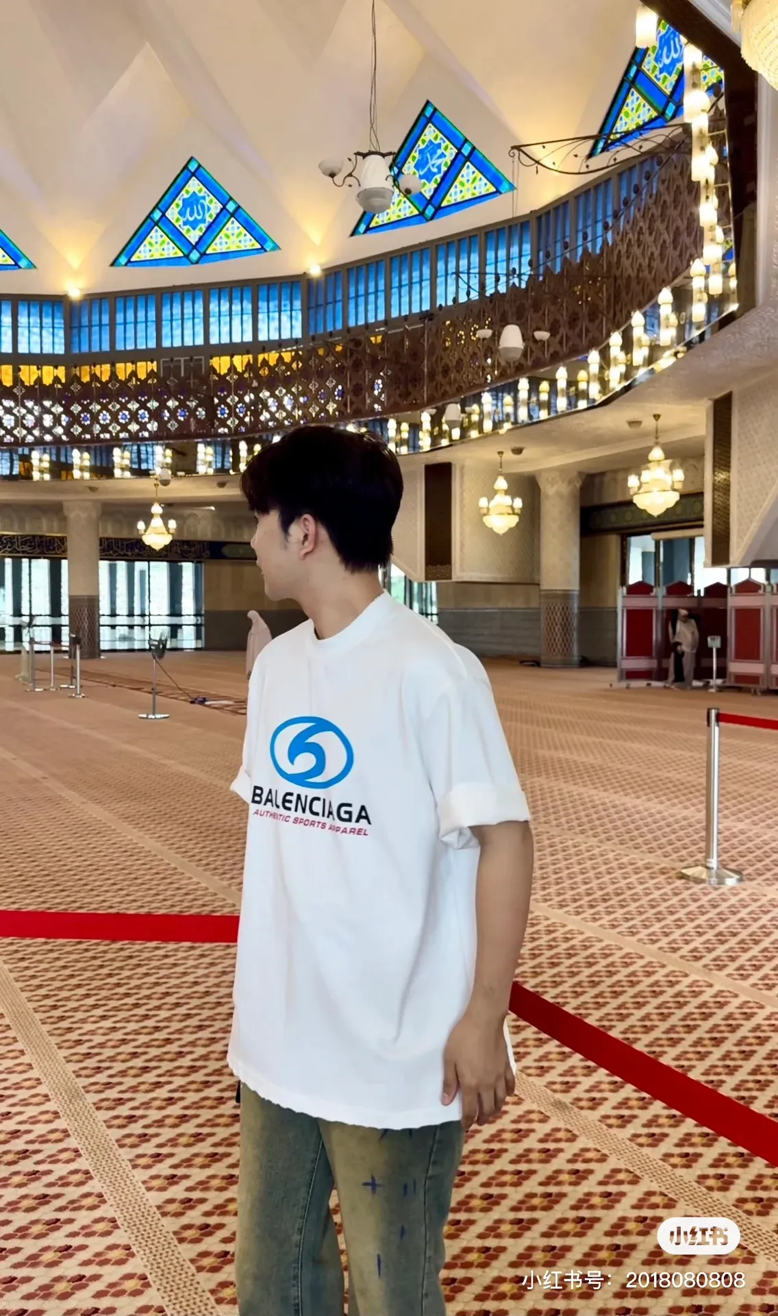 ♻️💯Upper body reference model picture❤️Top tested version 𝐁A𝐋EN𝐂IA𝐆A/Balenciaga Wave T-shirt Fabric: Double yarn 32 counts 240 grams - counter synchronization #The highest version on the market The original development of custom-woven fabric technology and washing treatment Full of thickness The texture is different from market products Highly restored #Original mold opening Use imported oval crack machine printing Every print is neatly aligned and has no burrs Hand-printed front and rear platens. Precision mesh production screen. Imported environmentally friendly pulp squeegee. Letters are clearly restored. Letter spacing. The size is consistent with the original version. Highly restored 24ss. Best-selling model on the market. Same style for men and women. Size: xs s m l Color: black white P: 290