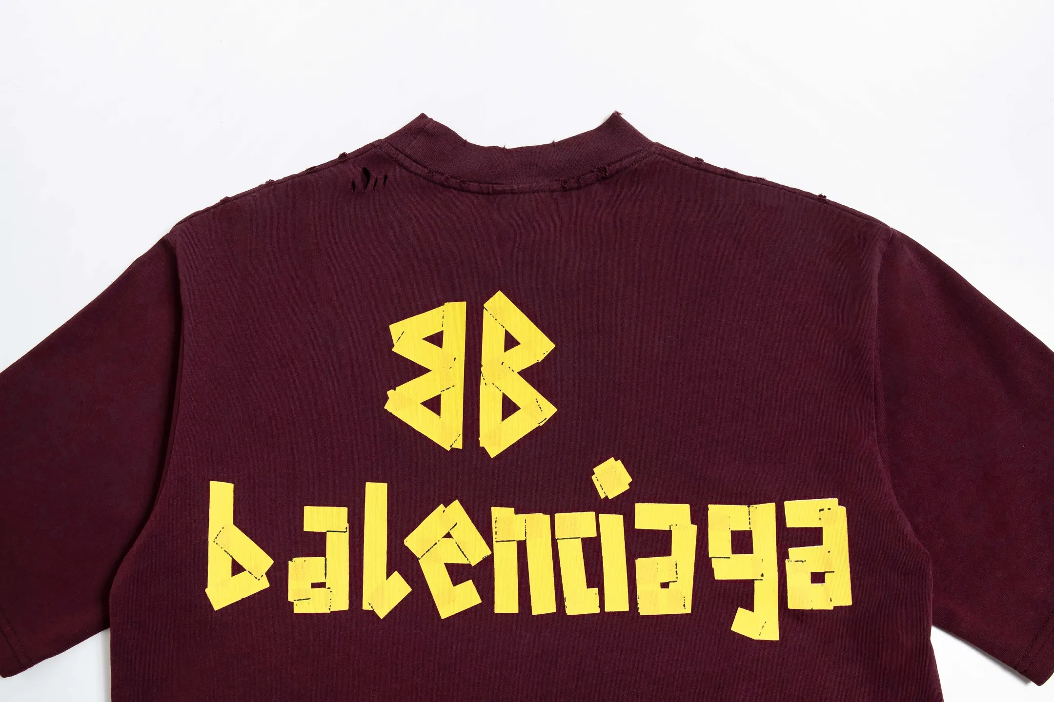 🅿️180 9110# Detailed picture Top version [[BALENCIA*GA] Official website quality Paris new yellow tape bandage digital direct spray short-sleeved T-shirt OS version Loose dropped shoulders Same style for men and women Fabric: 260 grams 100% cotton double yarn Process: Front and rear digital direct spray Garment wash Frayed Distressed Styling Solid color Color: gray blue white washed blue burgundy green black silver Rose Red Khaki Size: XS S M L