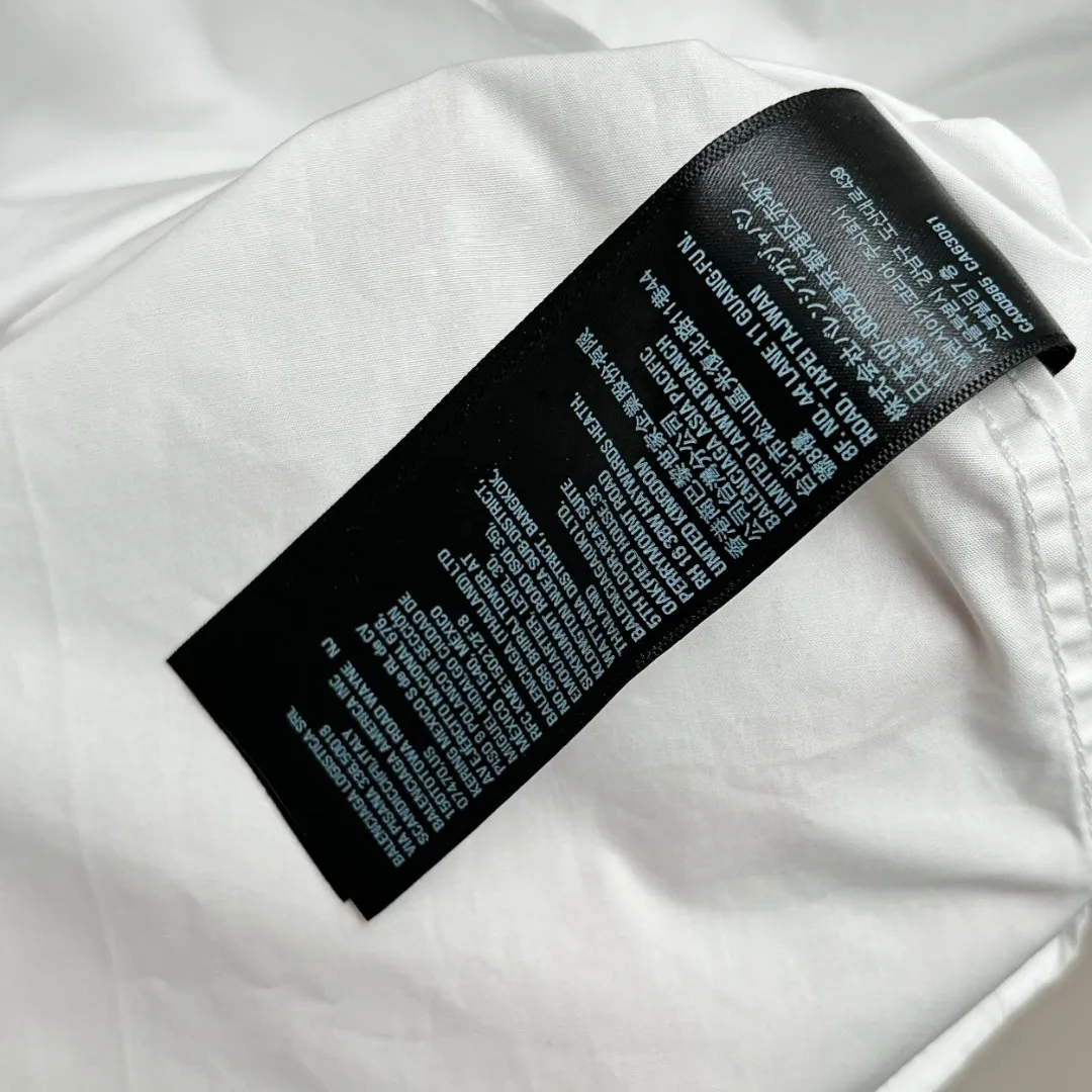 🅿️220 BALENCIAGA/Balenciaga early autumn thick plate printed shirt, customized classic 40-count plain weave imitation Tencel Paris shirt fabric, loose version, three-dimensional upper body, smooth and natural lines, from shoulder line to waistline to hem, smooth transition of lines, no unnecessary folds or accumulation, neat and stretchy overall, customized Paris logo engraved button-down, with Paris logo on the chest and large-area WI-FI printing on the back, the effect is three-dimensional, the printing completely fits the fabric There will be no problems such as color fading, peeling off, etc. Size: S M L XL