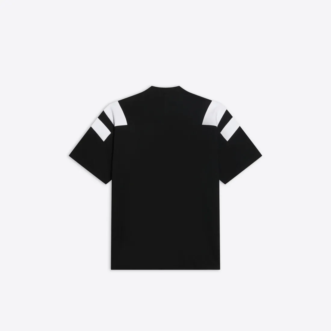 #官网图#——The top-grade certified version of BALENCIAGA/Balenciaga 22SS splicing heavy industry male and female couple star same style short-sleeved T-shirt. Here is an explanation of why mine is dozens of dollars more expensive than others: 1. I feel that there is nothing to explain. This product can be shipped at this price and it is already a philanthropist. The difficulty of splicing. I changed a dozen factories and shook my head. It is a miracle that it can be shipped. 2. Each model is produced by the company. The details of the workmanship and fabrics are consistent with the original ones. There is no color difference between them and the counters. Replica is not terrible. Whoever fakes it will be embarrassed. It’s not shameful to make a replica, it’s shameful if you can’t buy the correct version if you make a replica. All of my series can be found in all major places and will be absolutely stunning! 3. The fabric is made of 280g Paris-specific double yarn. No one can make better fabrics than mine. There is really no way to compare with the ordinary version on the market. Respect it. It is authentic and costs thousands of dollars. Don’t wear the quality of street stalls. 4. The workmanship is restored in all aspects and the packaging is restored in all aspects. 5. I guarantee here that this is the highest quality you can find. Size: XS-L (the correct version size L can wear 220 pounds, which is very large) Fabric: Customized 280g custom-woven and dyed double yarn Color: Black Version: The whole piece adopts three-needle and five-thread technology, (neckline-shoulder seam-sleeve seam-pressed double thread, looks more three-dimensional and textured) The same process as the original original, classic version, small dropped shoulders, micro silhouette! ✔️Correct 240g double yarn fabric ✔️Correct high version ✔️Correct double yarn high weight thread ✔️Correct packaging details P:310