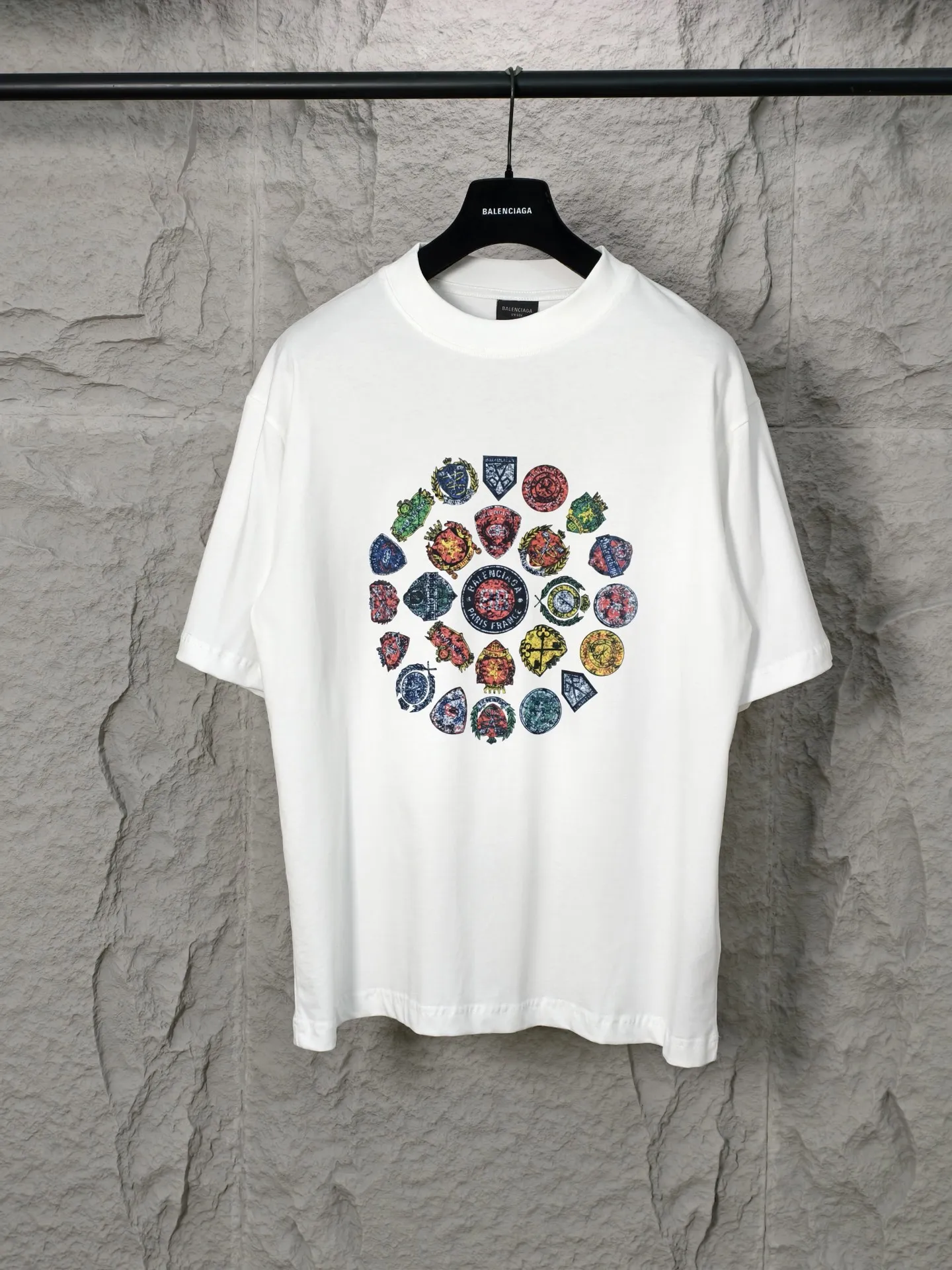 🅿️190 9208# Actual photo top version [[BALENCIA*GA] official website quality Paris new front and rear letter badge icon LOGO printed short-sleeved T-shirt OS version loose dropped shoulders Unisex style Fabric: 260g 100% cotton double yarn Technology: front and rear digital direct printing Garment washing Shape solid color Color: black off-white Size: XS S M L
