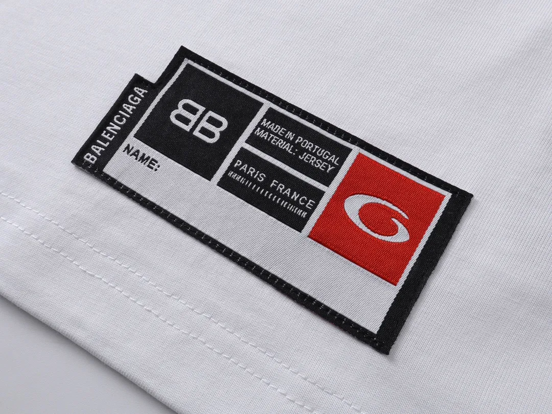 🅿️280 BALENCI*GA latest basketball jersey embroidered printed long-sleeved T-shirt. The front embroidery is embroidered and printed with Tajima computer embroidery machine, the lower left corner is embroidered and printed, and the back piece is printed. The letters are clear. The effect is three-dimensional. Exclusively pattern-woven and dyed 280g fabric. Threads are dyed in the same cylinder with zero color difference. The version adopts OS loose off-shoulder version. Welcome to compare. Same style for men and women -Color: black white purple Cailan -SIZE: Xs S M L Style No. 8536#