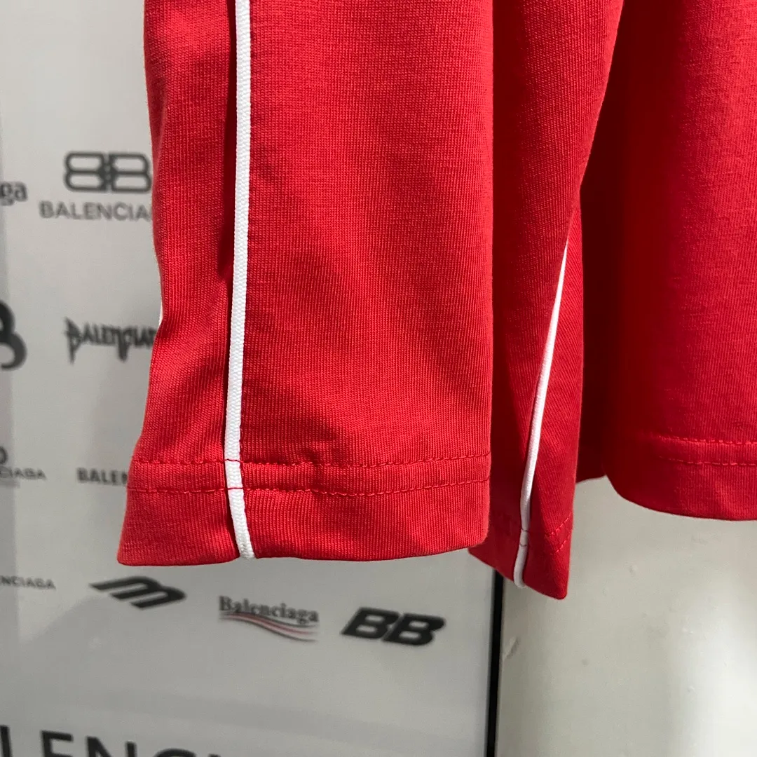 🅿️250 8151# Real photos Top version [[BALENCIA*GA] Official website quality Paris new joint football jersey long-sleeved T-shirt OS version Loose dropped shoulders Unisex style Fabric: 260g 100% cotton double yarn Process: Front and rear panel printing Front panel embroidery Garment washing Shape solid Color: Black White Pink Red Fluorescent Yellow Size: XS S M L