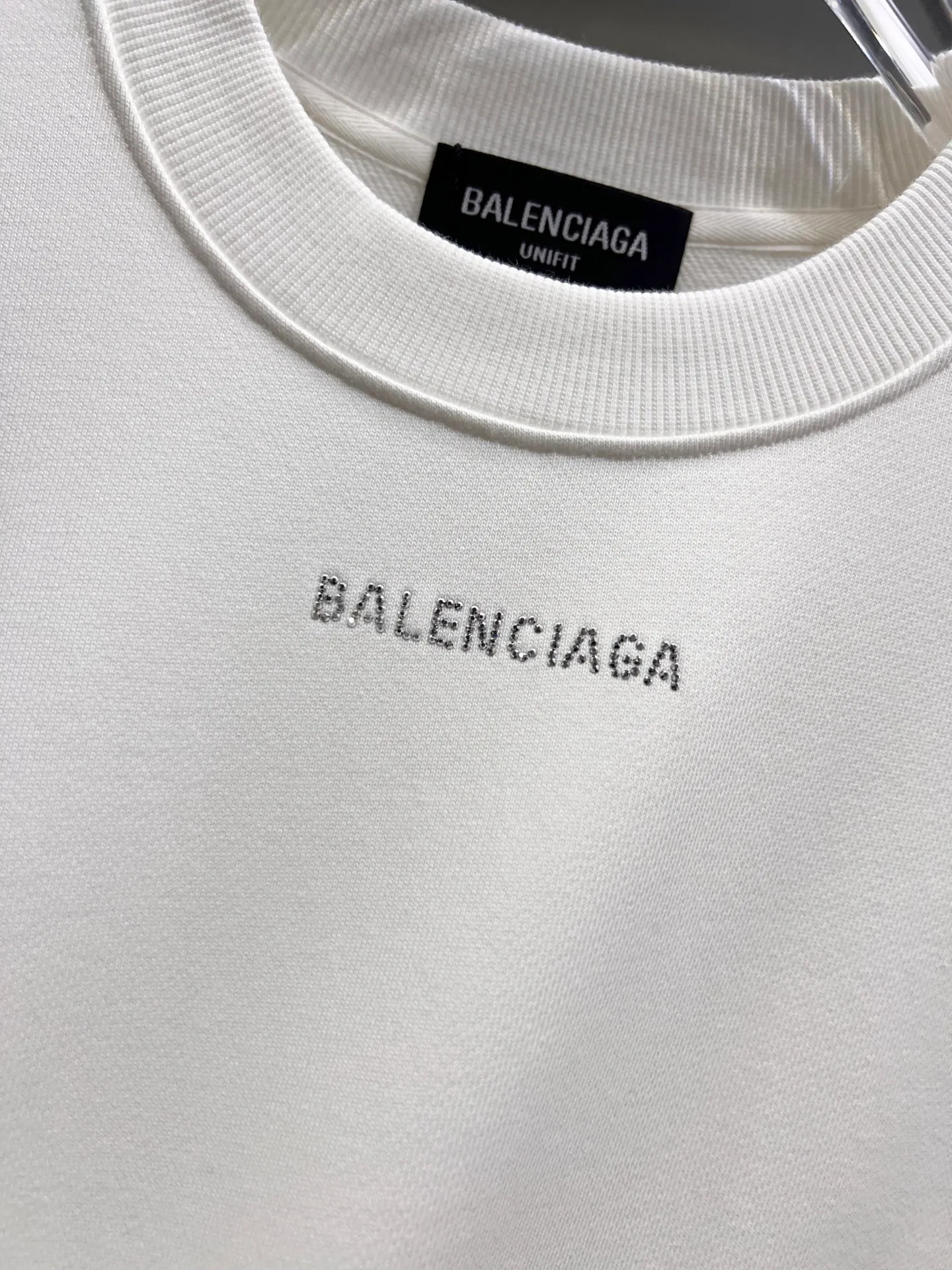 🅿️260 BAL Balenciaga 2025 Autumn and Winter New Style Round Neck Long Sleeve Sweater Classic Logo Hot Diamond Process Uniform Loose Version for Men and Women S M L XL XXL Five Codes Color: Black White
