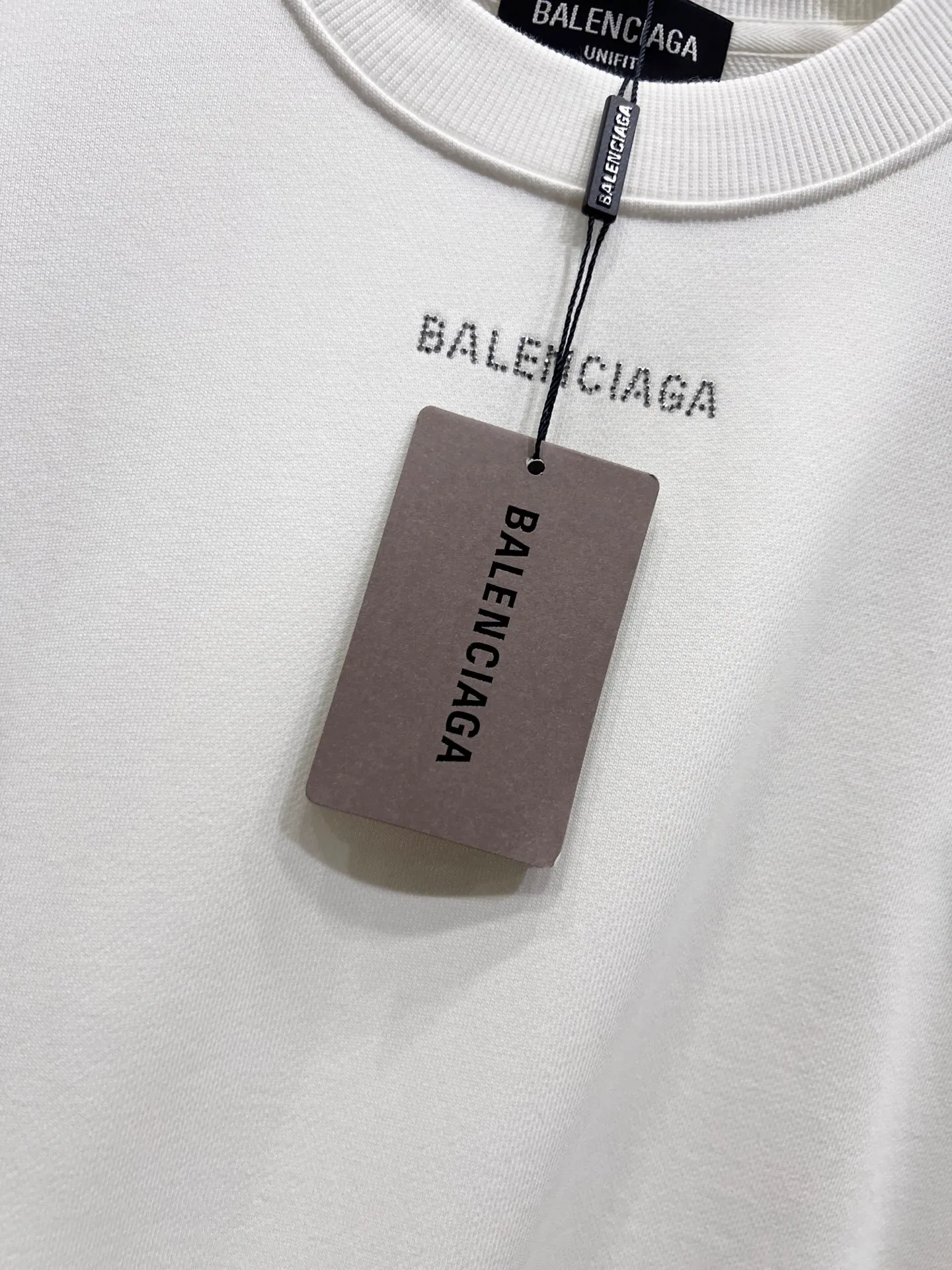 🅿️260 BAL Balenciaga 2025 Autumn and Winter New Style Round Neck Long Sleeve Sweater Classic Logo Hot Diamond Process Uniform Loose Version for Men and Women S M L XL XXL Five Codes Color: Black White