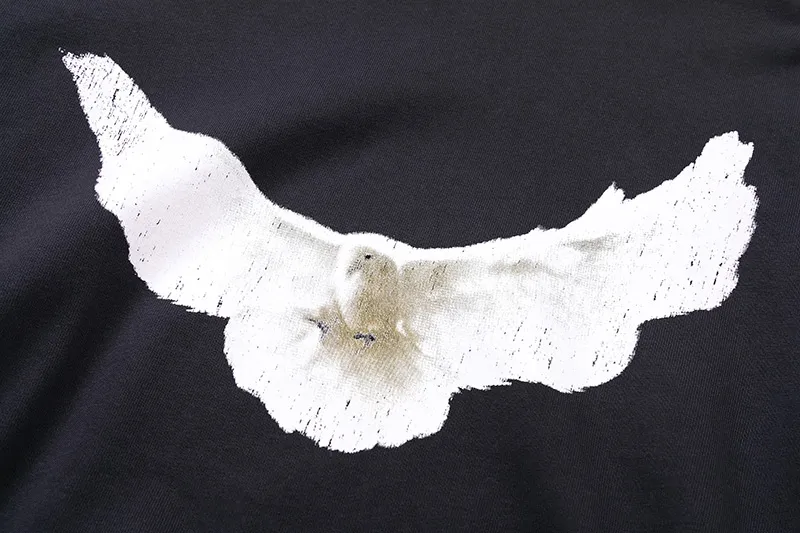 Top tested version YEEZY co-branded GAP co-branded BALENCIAGA three-party co-branded peace dove theme male and female couple star same style pure cotton hoodie sweatshirt. Same style for Justin Bieber's concert. Many stars wear it, detonating the trend market. Oversiez street style. Fabric: This fabric can be said to be the ceiling in the industry this year. The quality is straight forward. It uses 460g double-strand terry with high-end and high-end positioning. Whoever gets it will know. The four colors are all original custom-dyed and there is no color difference with the genuine version. Details: The original hot stamping of the collar label, restored one to one, the size is consistent, the code mark is clear, the washed wheat is copied word for word, the front letter is a water transfer, light and clear, and the pigeon at the back is even more effort. In order to restore it, countless versions were made. The pigeon has numerous small cracks in different shades. PS: Do not wash by soaking, violent washing, or warm water. Color: washed black, charcoal gray, cement white, brown Size: S-XL P:410