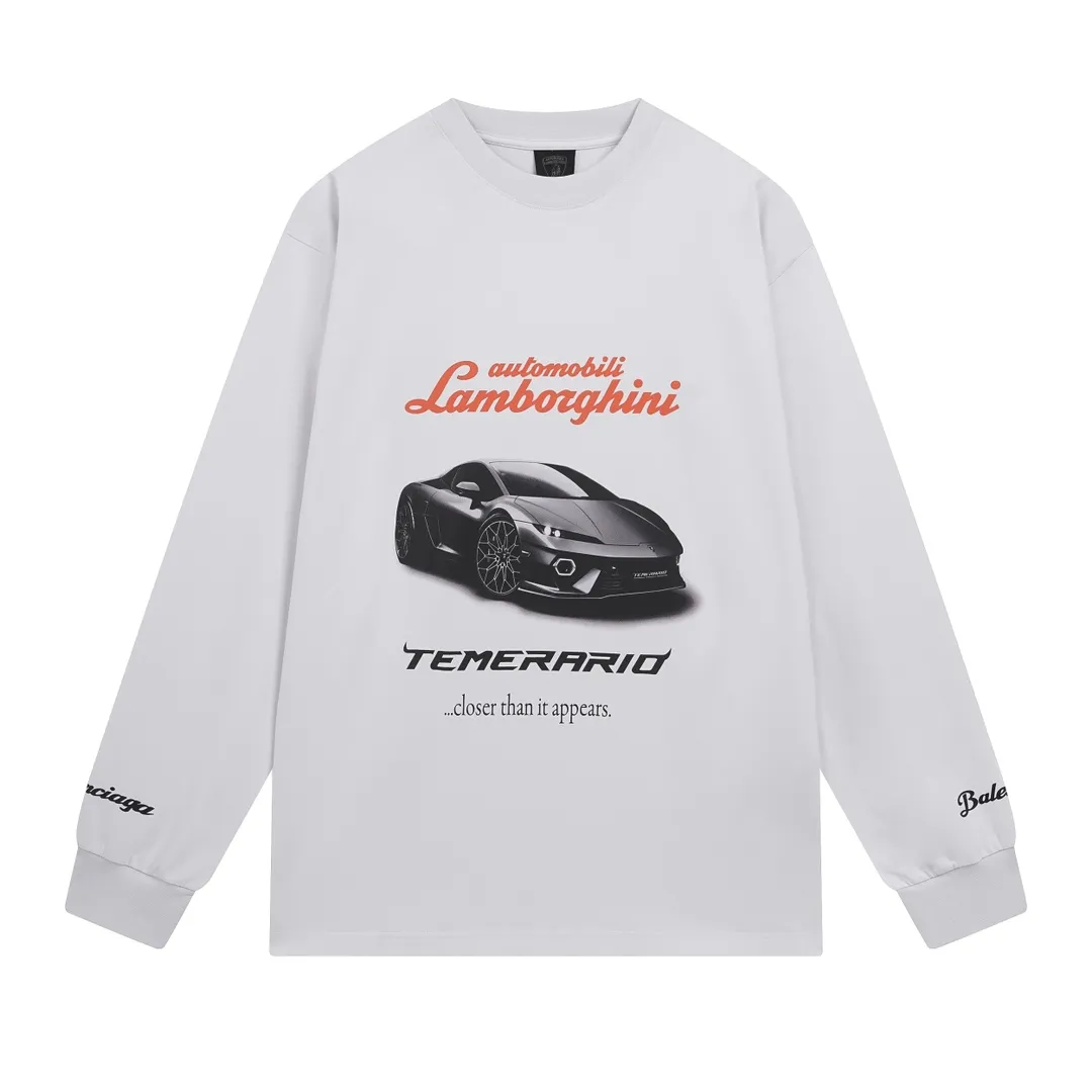 🅿️230 real shots [Top version. Official website quality] BALENCI*GA/Paris co-branded Lamborghini Lamborghini front and back left and right sleeves direct-injection printed long-sleeved T-shirt # SS25 latest model. Research and development at the first time, different market currencies. Comparisons welcome. The fabric is made of Paris ZP custom-woven and dyed cotton double yarn. Weighing 260 grams, the cloth surface is clean. The cloth pattern is clear, soft and comfortable. The threads are dyed with no color difference. Printing adopts computer direct printing. The pattern letters are clear, three-dimensional and without burrs. Jubie market produces pictures based on pictures. Welcome to compare. The version adopts OS loose shoulder design. Same style for men and women. Code: BL255071 Color: white gray, black Size: XS S M L