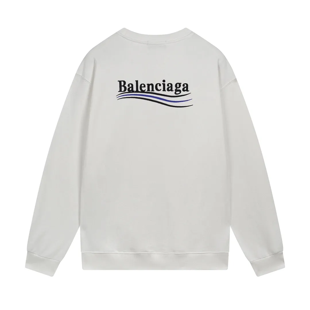 🅿️240 Detailed picture [Top version. Official website quality] BALENCI*GA/Paris #Classic style. Coke embroidered round neck sweatshirt. The fabric is made of Paris ZP custom-woven and dyed cotton sweatshirt. The weight is 450 grams. The cloth surface is clean. The cloth pattern is clear, soft and comfortable. The threads are dyed with no color difference. The classic pattern embroidery uses an imported embroidery machine, and the embroidery thread color is embroidered according to the original color. It is produced according to the pictures in the Jubie market. The letters are clear. The three-dimensional effect is strong. The version adopts the OS loose shoulder version. The same style for men and women. Coding: BL235565 Color: black, white, dark gray, blue, off-white Size: XS S M L