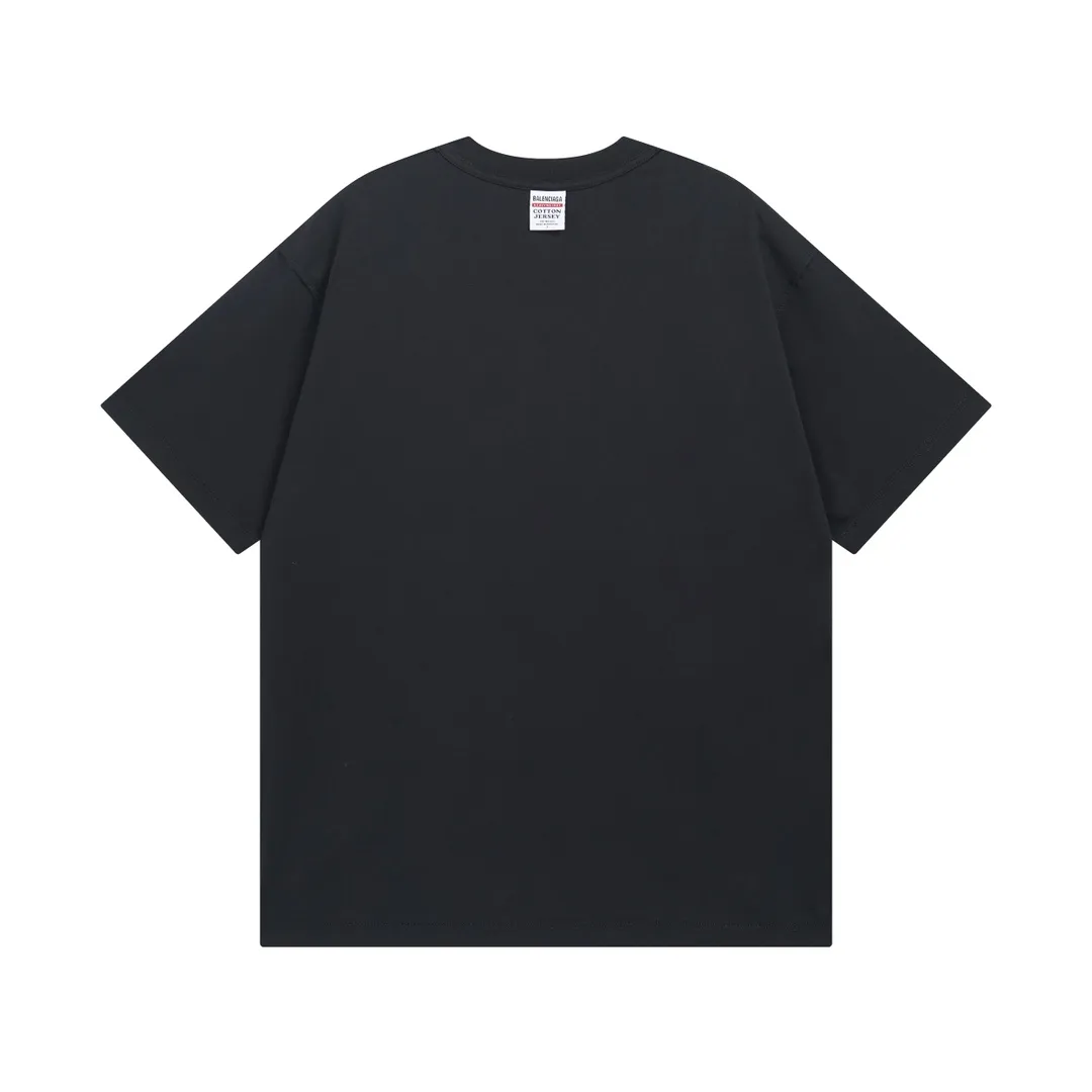 🅿️194 Real photos [Top version. Official website quality] BALENCI*GA/Paris #2025 new LOOP SPORTS letter LOGO short-sleeved T-shirt with embroidery on the chest. The ready-made garment is stitched on the reverse side, full of design. Welcome to compare. The fabric is made of Paris ZP custom-woven and dyed cotton double yarn, weight 260 grams, clean cloth surface, clear cloth pattern, soft and comfortable. The threads are dyed with no color difference. The classic letter LOGO is embroidered using imported Tajima embroidery machine. The letters are clear and the effect is three-dimensional. Restore the brick cabinet, adopt OS loose shoulder style. Same style for men and women. Code: BL253616 Color: Black Size: XS S M L