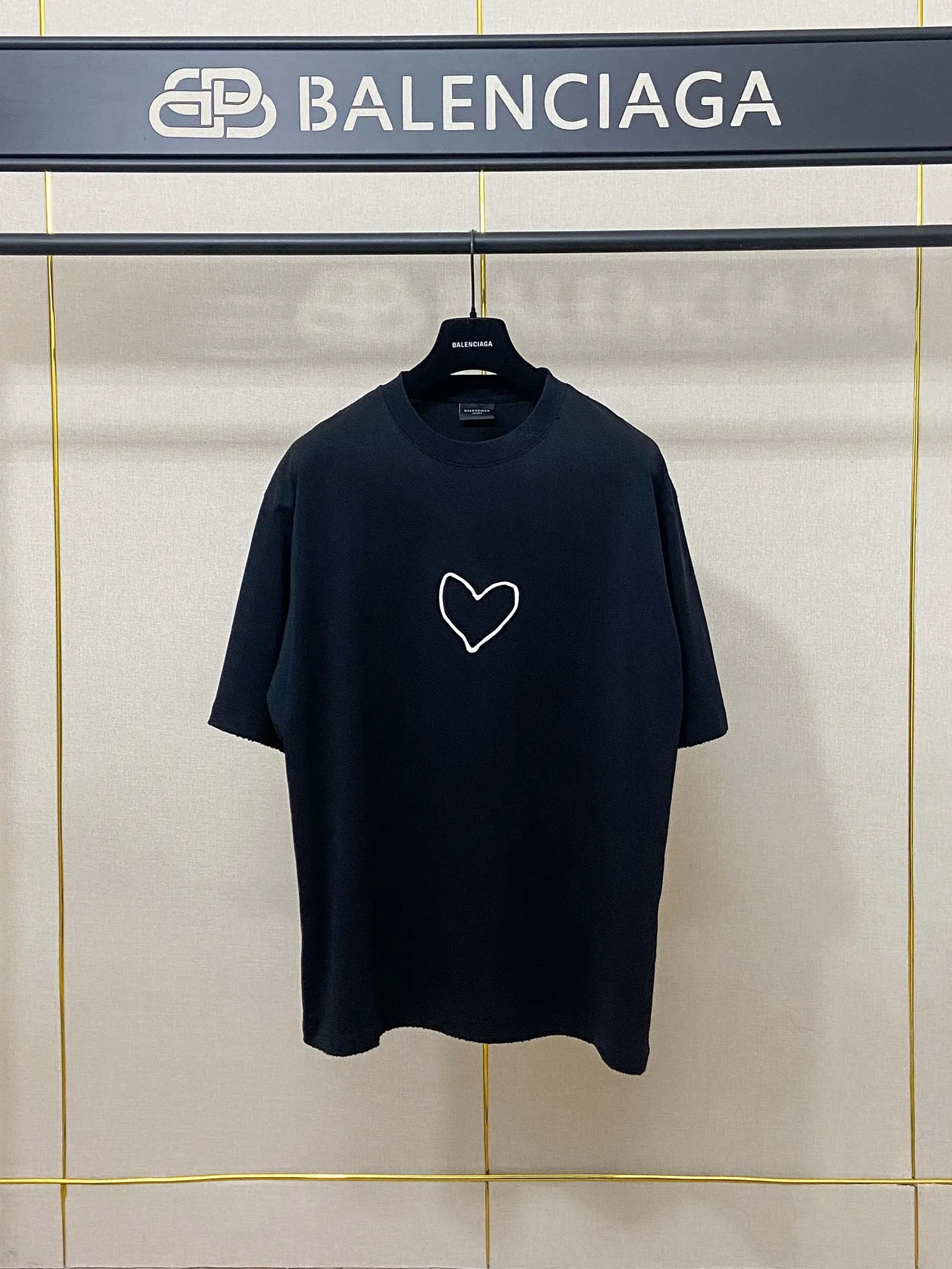 🅿️180 9159# Actual photo top version [[BALENCIA*GA] official website quality Paris's new Chinese Valentine's Day limited love LOGO printed short-sleeved T-shirt OS version Loose dropped shoulders Unisex style Fabric: 280g 100% cotton double yarn (three washing processes) Process: front and back printing Garment wash Frayed Distressed Shaping Solid Color Color: Black Pink Size: XS S M L