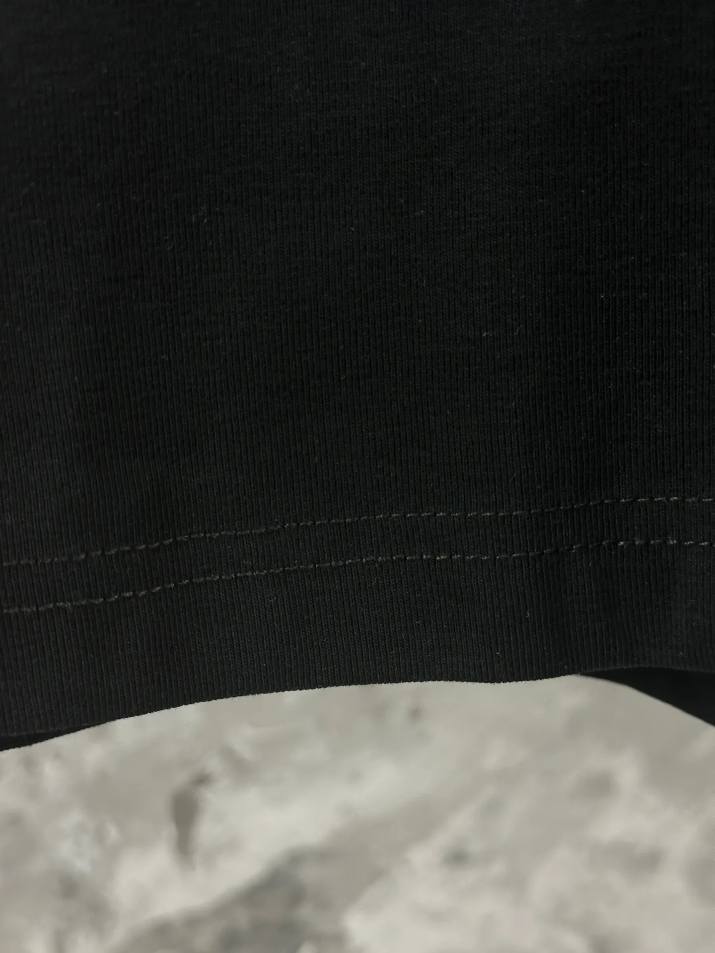 🅿️240 -BALENCI*GA Paris world food fake two-piece long sleeves. The fabric is made of Paris custom-woven and dyed double-yarn pure cotton fabric. The weight is 280g. The thread is custom-woven and dyed without color difference. The front and back panels are printed using environmentally friendly imported materials. Dot printing. Cuff splicing. Two high-temperature styling washes. os dropped shoulders, loose version, same style for men and women -Color: Black -SIZE: XS S M L Style No. 8607#