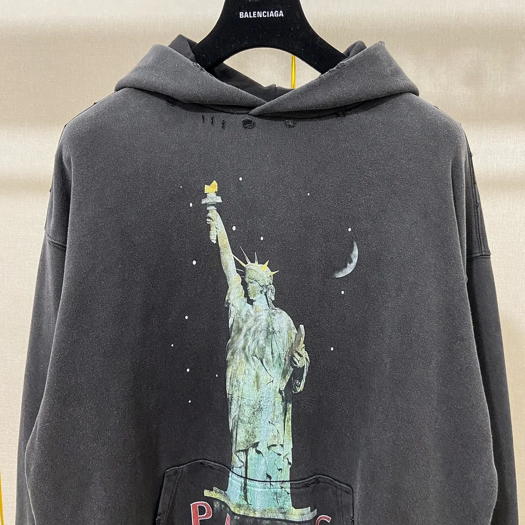 🅿️330 7112# Actual photo Top version [BALENCIA*GA] Official website quality Paris's new Lady Liberty series hooded sweatshirt OS version Loose dropped shoulders Unisex style Fabric: 480g 100% cotton terry David sweater Technology: Front panel digital direct printing Garment wash Worn Old Shape Solid color Color: Washed black Size: XS S M L