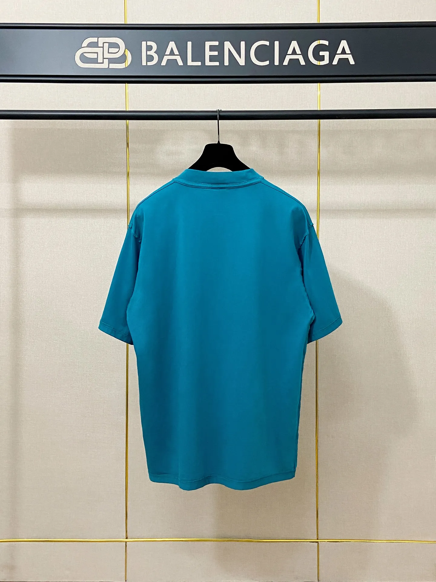 🅿️190 9181# Real shot top version [[BALENCIA*GA] official website quality Paris new letter LOGO chest patch embroidery short-sleeved T-shirt OS version loose dropped shoulders Unisex style Fabric: 260g 100% cotton double yarn Technology: front patch embroidery reverse stitching garment wash distressed shaping solid color Color: washed black, fog blue, green Size: XS S M L