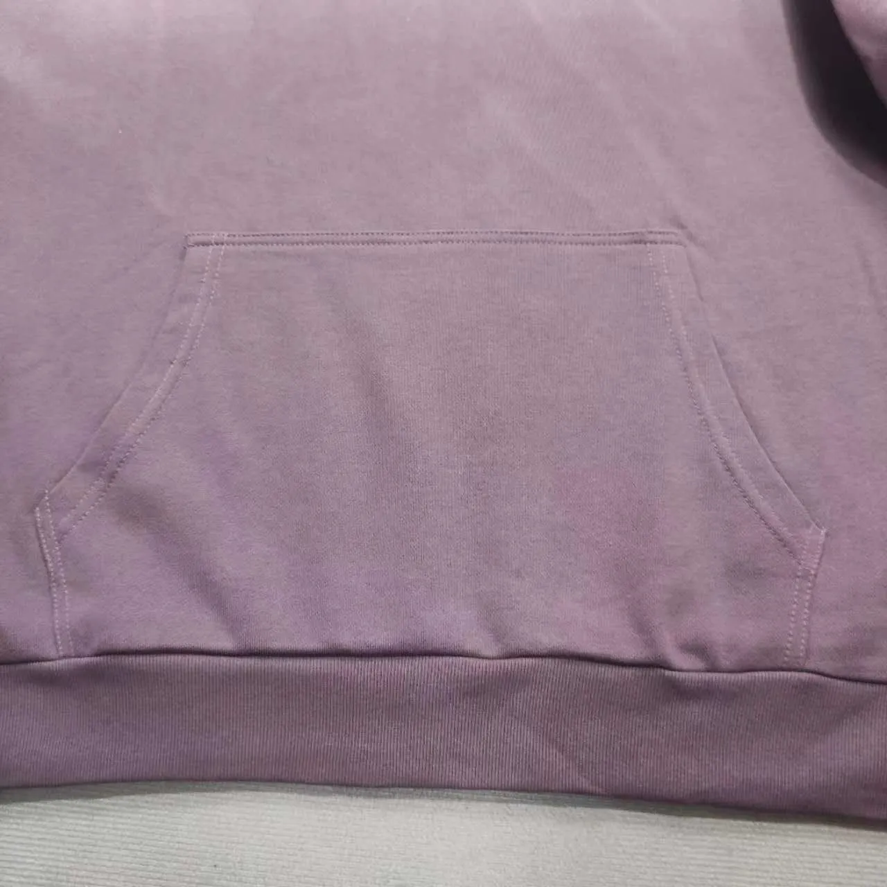 Top tested version - BALENCIAGA - Paris' new gradient color series, hooded sweatshirt with embroidered letter logo on the front and back, exclusive logo letter pattern on the front and back, heavy craftsmanship, simple but not simple, original development of custom-woven fabrics, using a specific weight of 480g, process washing treatment, spray horse process, not easy to deform, soft texture, full of thickness, highly restored, imported Tajima machine heavy industry high-density embroidery on the chest, fine embroidery, three-dimensional effect, clear lines, no rough edges and miscellaneous threads Ultra-high craftsmanship embroidery, very high fullness, obvious concave and convex texture, OS dropped shoulders, loose version, same style for men and women, color: lavender, gradient blue, size: XS--L P:480