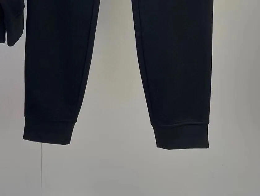 🅿️380 [BALENCIAGA] (Gospel for Fatty) hot-selling suit is coming. Focus on the original version of the official website. 2025 new hot-selling sweatshirt suit. The original order is the best. 🇭🇰The meticulous work of top designers. It has a fitting and perfect upper body effect. 100% natural high-quality Roman cotton, close-fitting comfort, noble and elegant! Original hardware embodies elegance and nobility! Counter size: M-5XL (maximum wear up to 220 pounds)