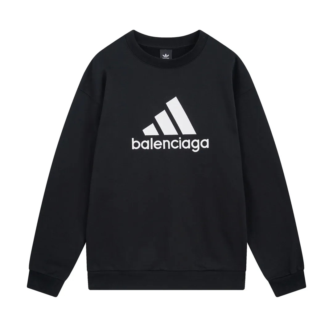 🅿️260 Detailed Picture [Top version. Official website quality] BALENCI*GA/Paris co-branded Adidas round neck sweatshirt with classic LOGO combination embroidery on the front. The fabric of the brick cabinet synchronization is made of Paris ZP custom-woven and dyed cotton sweatshirt, with a weight of 450 grams. The cloth surface is clean. The cloth pattern is clear, soft and comfortable. It has good color fastness and is not easy to change color. The threads are dyed with no color difference. The classic letter LOGO embroidery is embroidered using imported Tajima embroidery machine. The lines are clear and the effect is three-dimensional. Restored brick cabinets. The version adopts OS loose shoulder design. Same style for men and women. Code: BL235569 Color: white, black Size: XS S M L